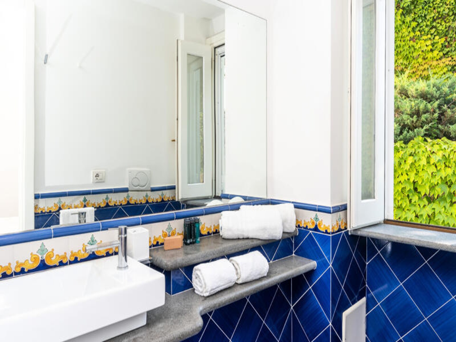 Villa Bijoux: luxe appartement met zwembad en zeezicht aan de Amalfikust - foto 46