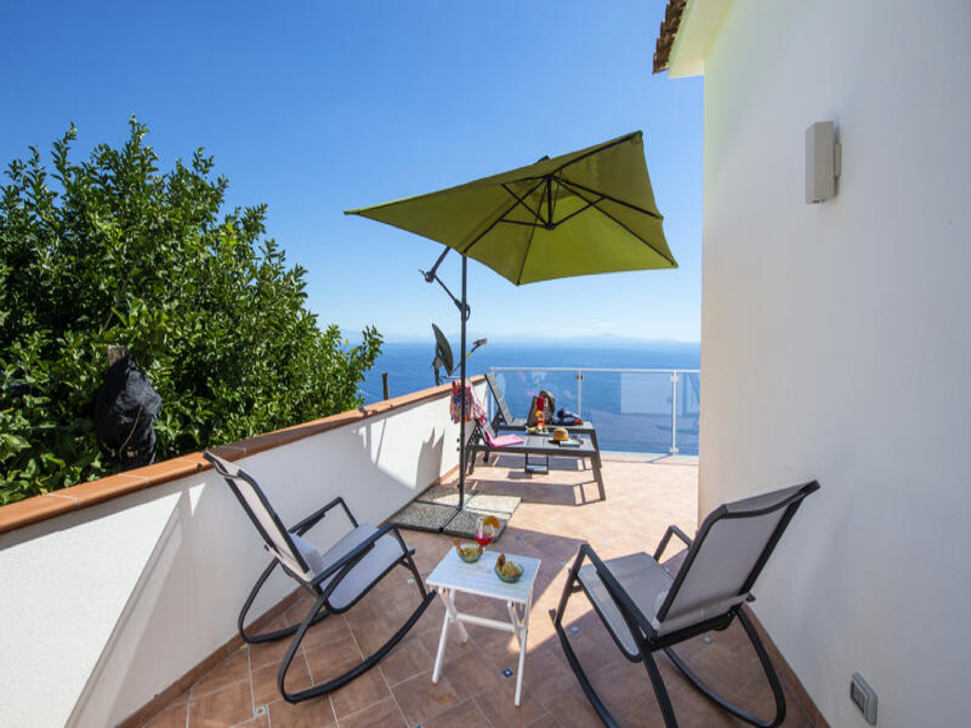Licht appartement met panoramisch zeezicht in het hart van Praiano - foto 19