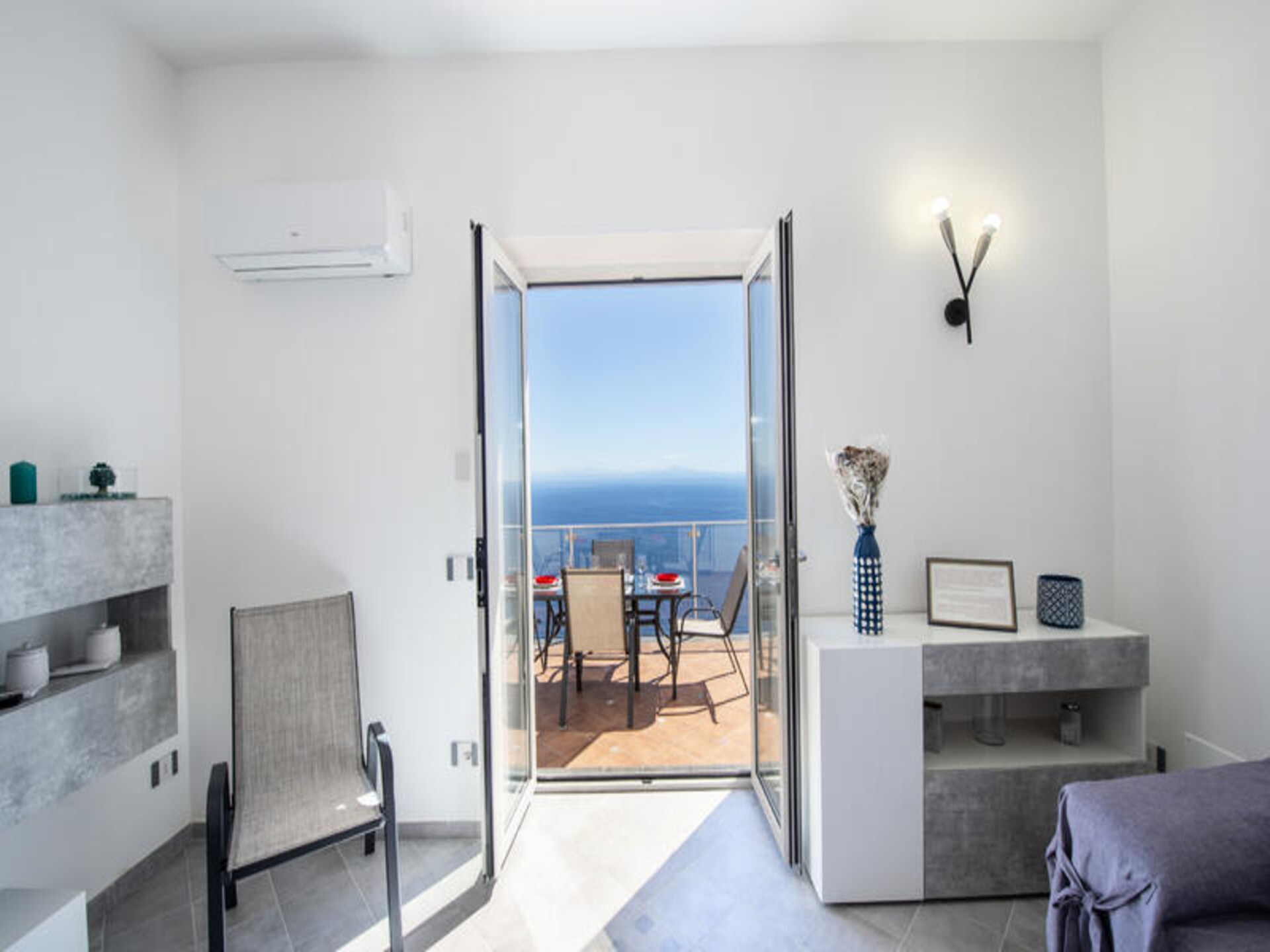 Licht appartement met panoramisch zeezicht in het hart van Praiano - foto 26