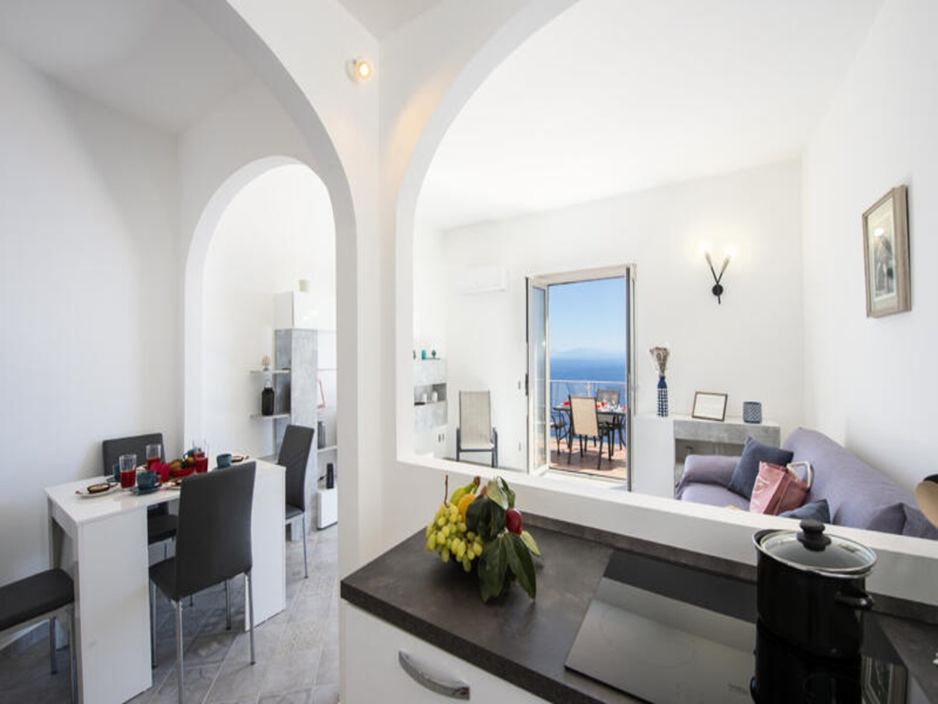 Licht appartement met panoramisch zeezicht in het hart van Praiano - foto 29