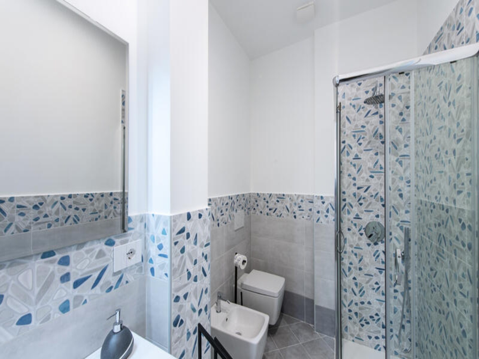 Licht appartement met panoramisch zeezicht in het hart van Praiano - foto 37
