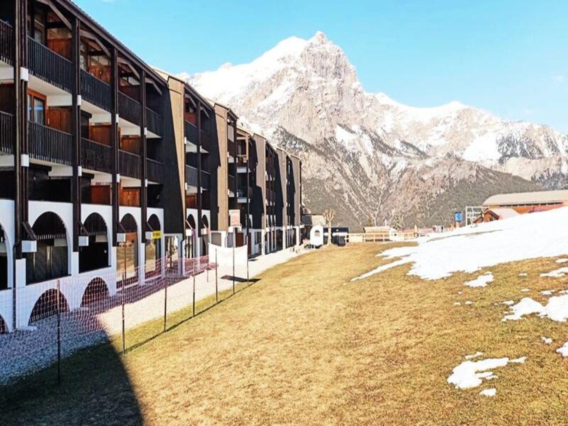 Studio op 1400m hoogte met balkon en uitzicht op de pistes in Puy-Saint-Vincent - foto 3