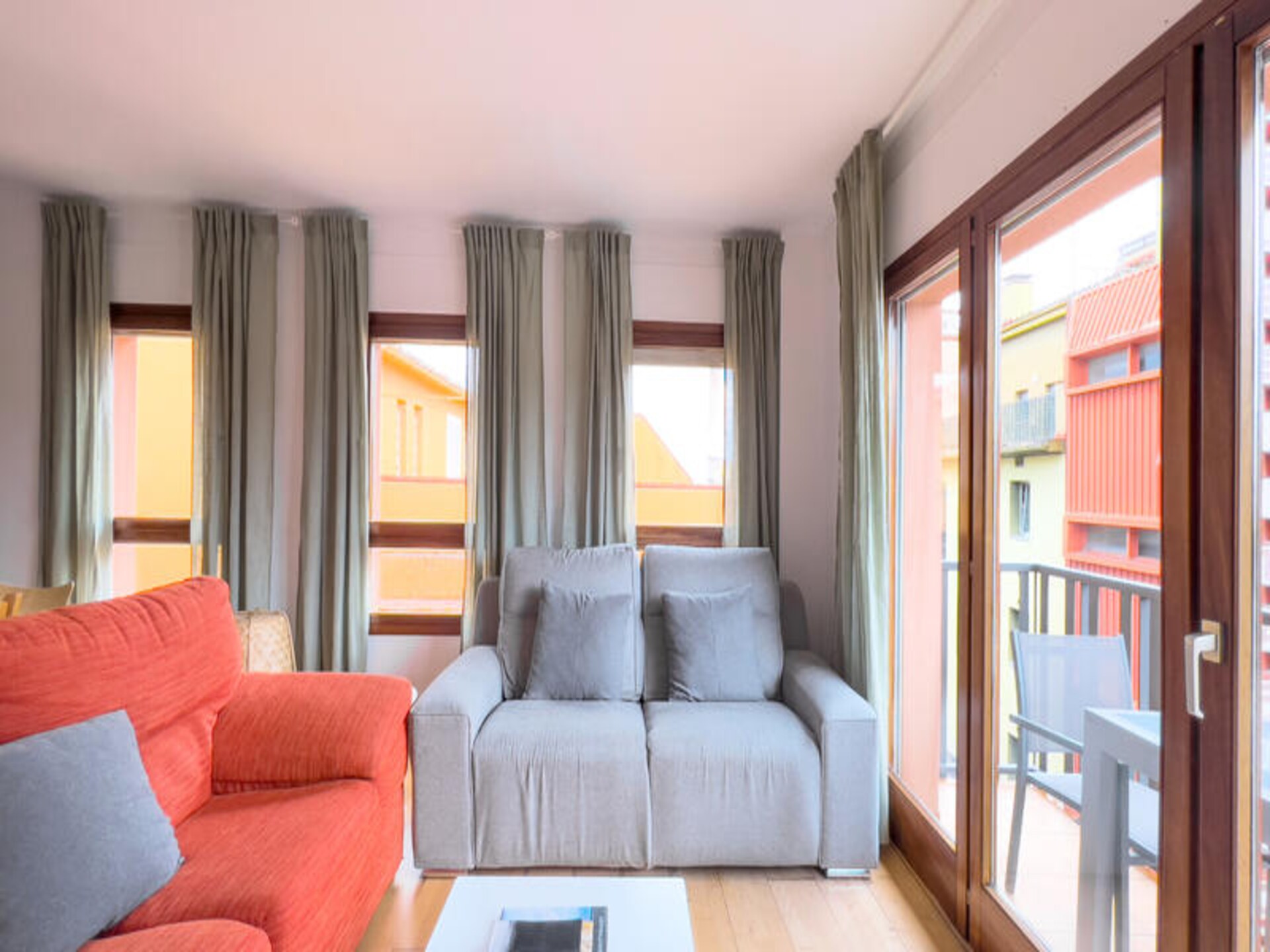Ruim appartement met balkon vlakbij het Meer van Banyoles - foto 13