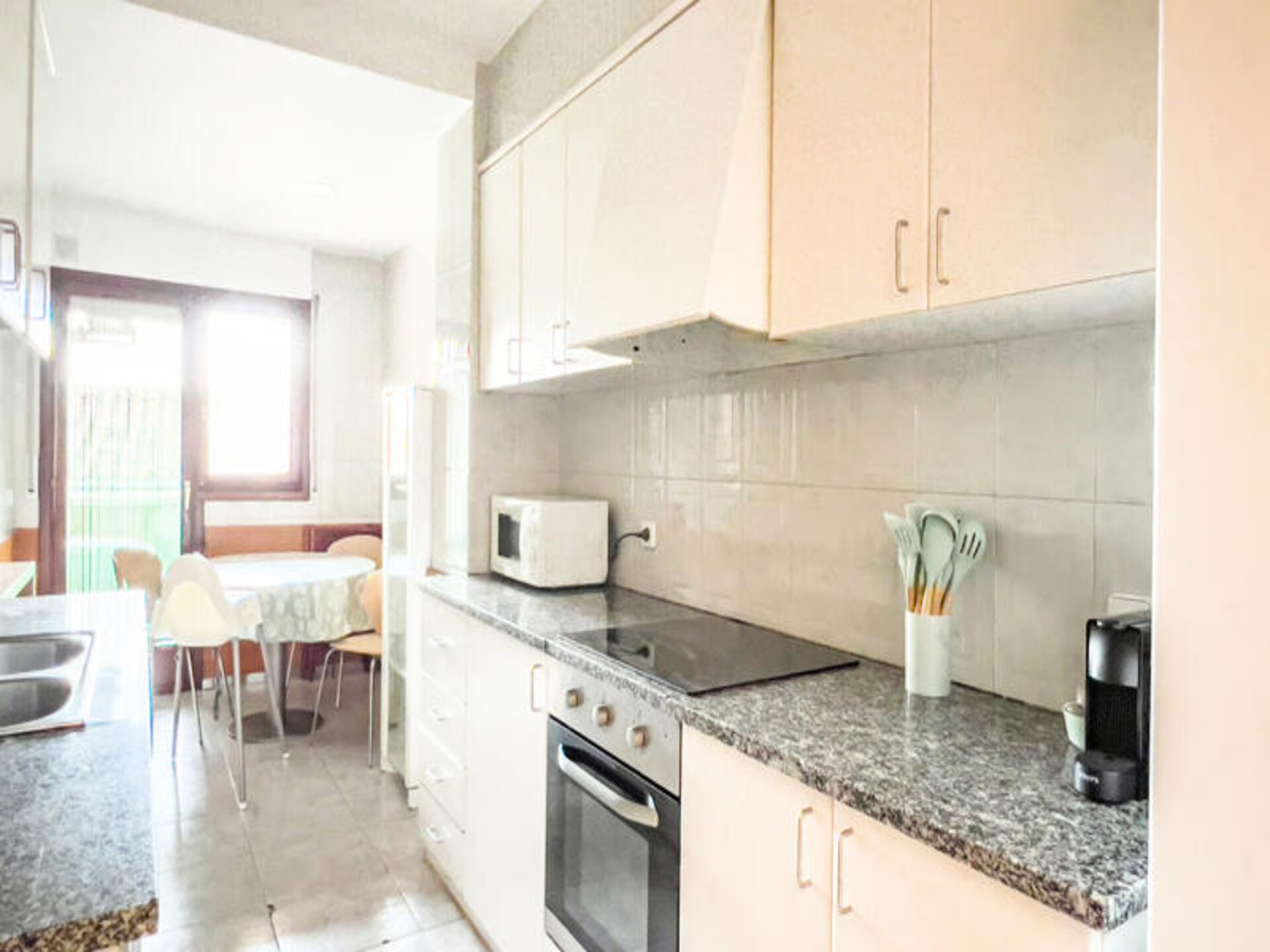 Ruim appartement met balkon vlakbij het Meer van Banyoles - foto 16