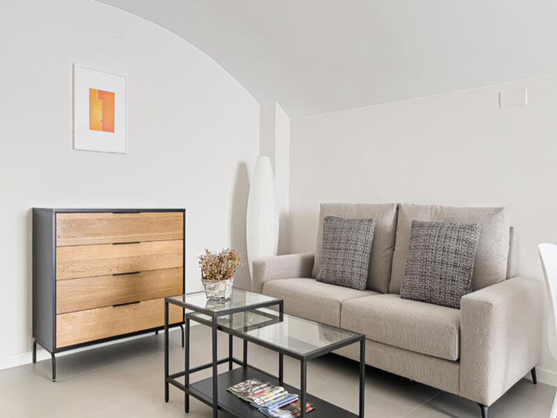 Stijlvol appartement aan levendig plein in Banyoles, vlakbij het meer - foto 1