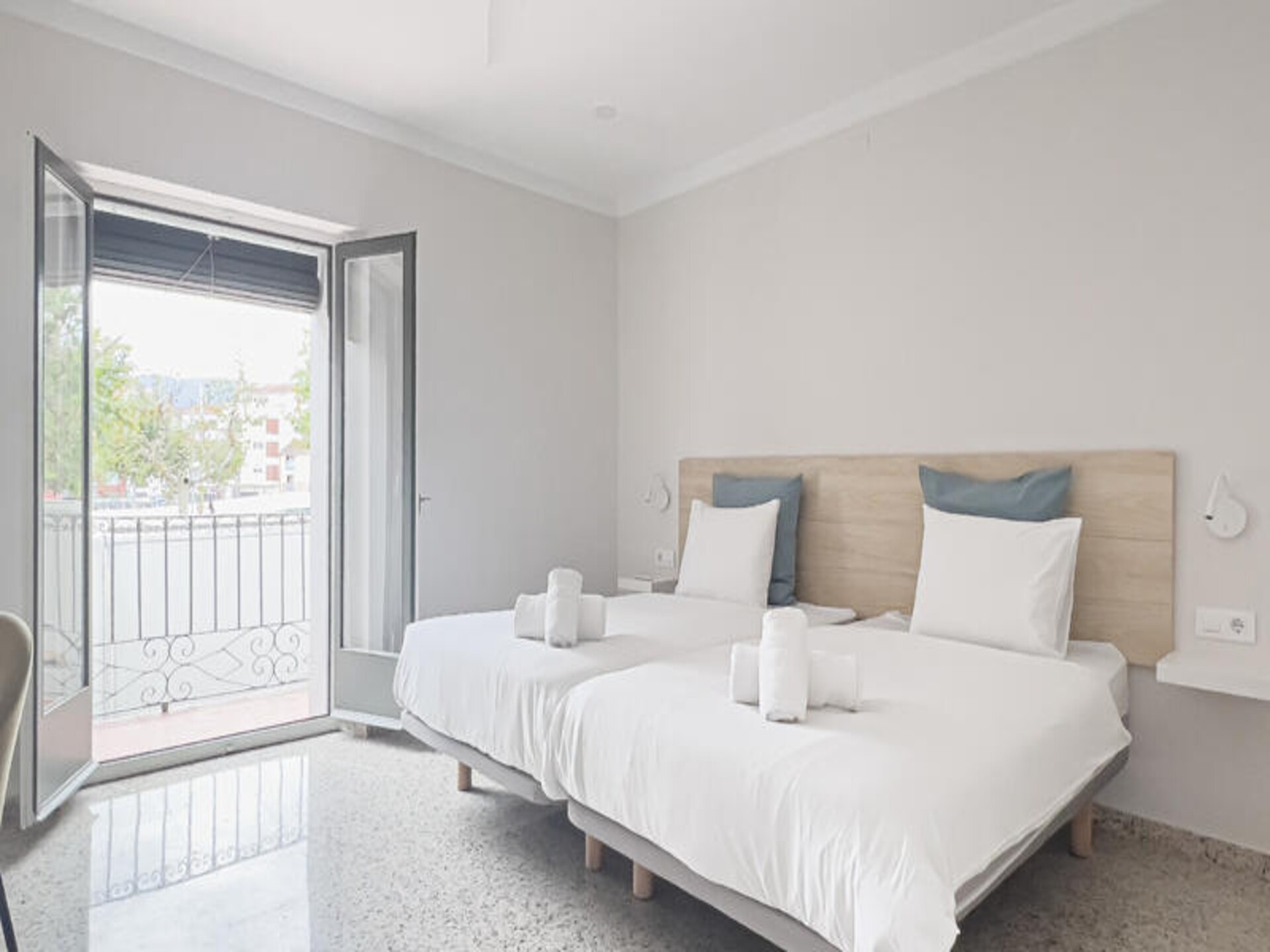 Stijlvol appartement aan levendig plein in Banyoles, vlakbij het meer - foto 4