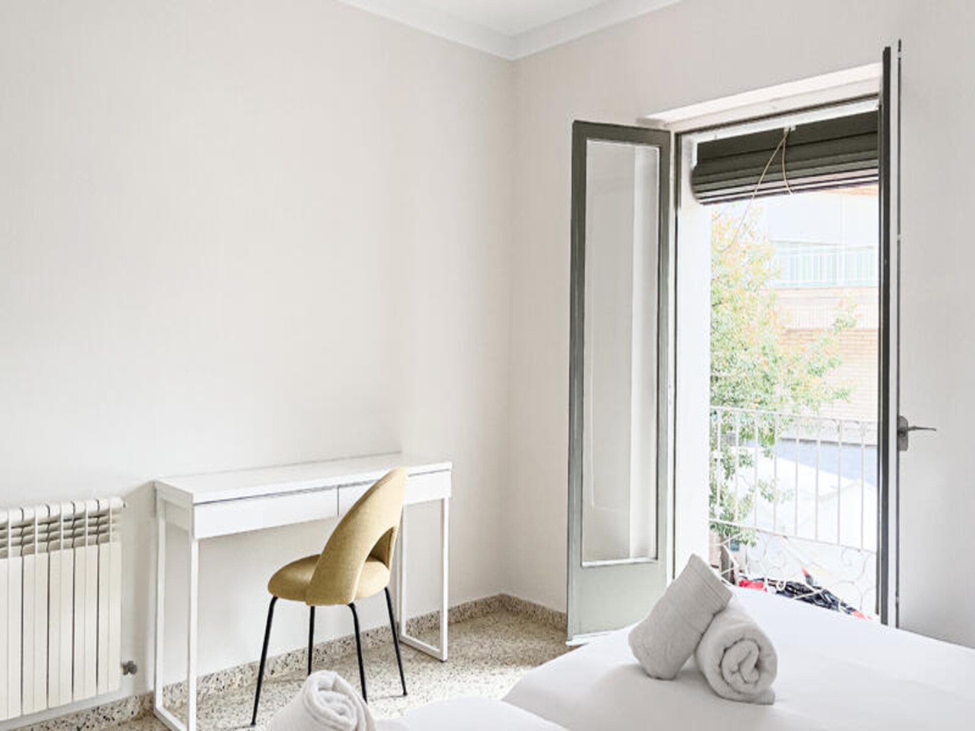 Stijlvol appartement aan levendig plein in Banyoles, vlakbij het meer - foto 5