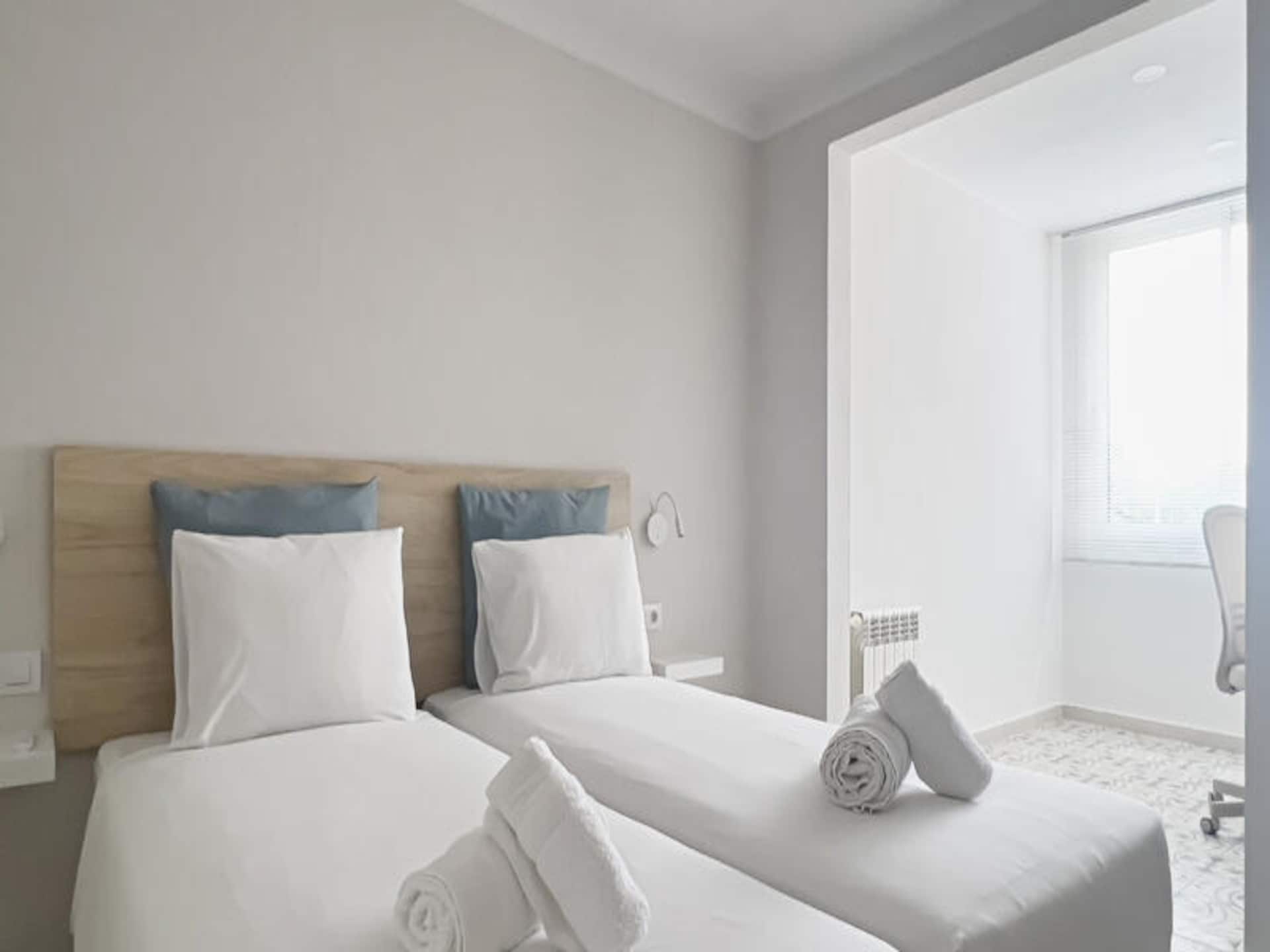 Stijlvol appartement aan levendig plein in Banyoles, vlakbij het meer - foto 22