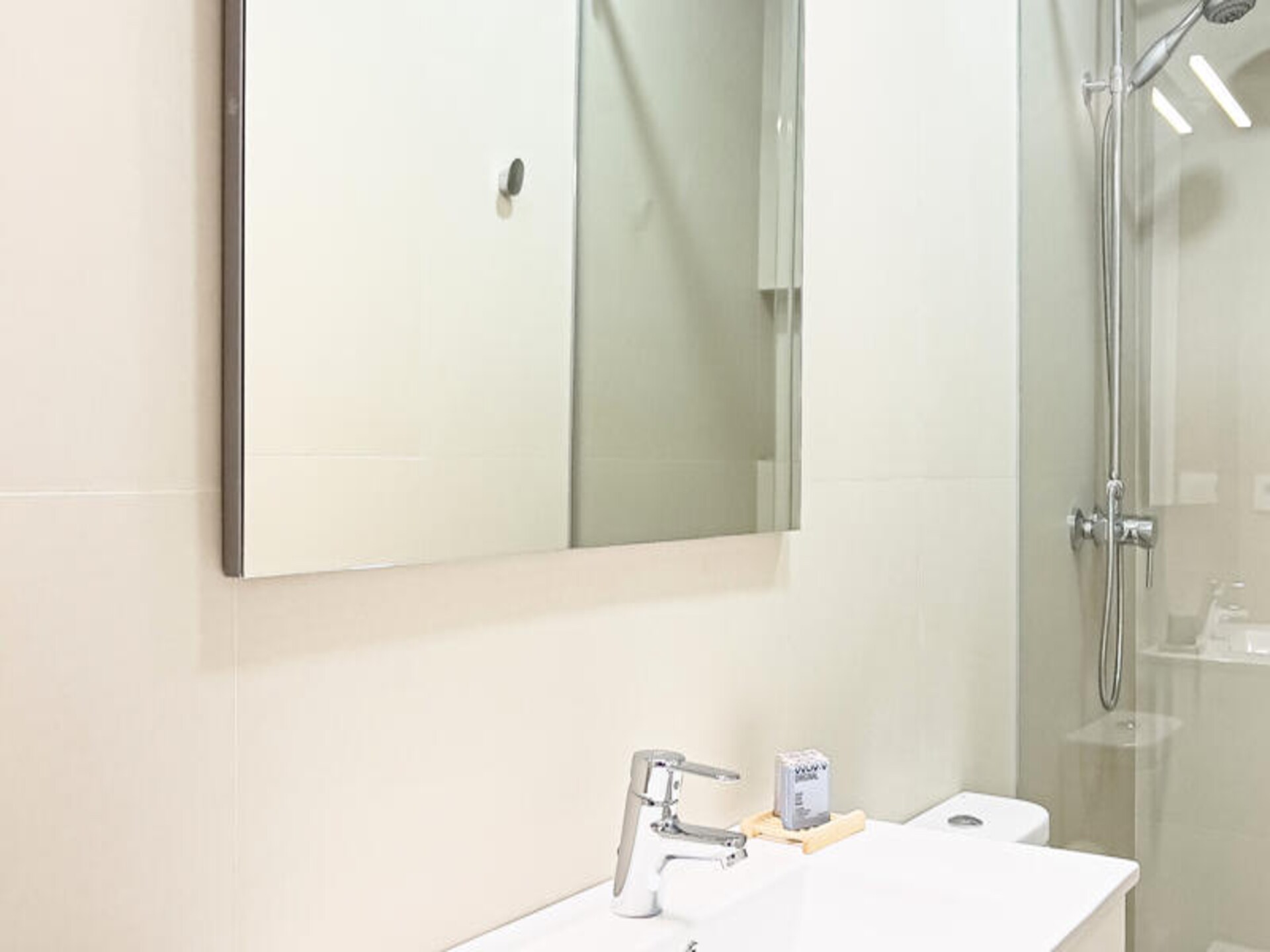 Stijlvol appartement aan levendig plein in Banyoles, vlakbij het meer - foto 29