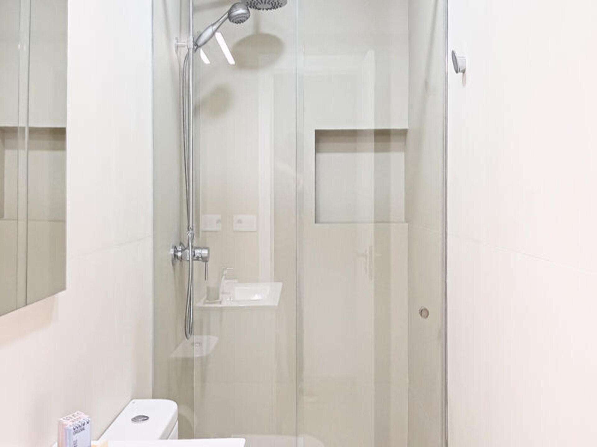 Stijlvol appartement aan levendig plein in Banyoles, vlakbij het meer - foto 30