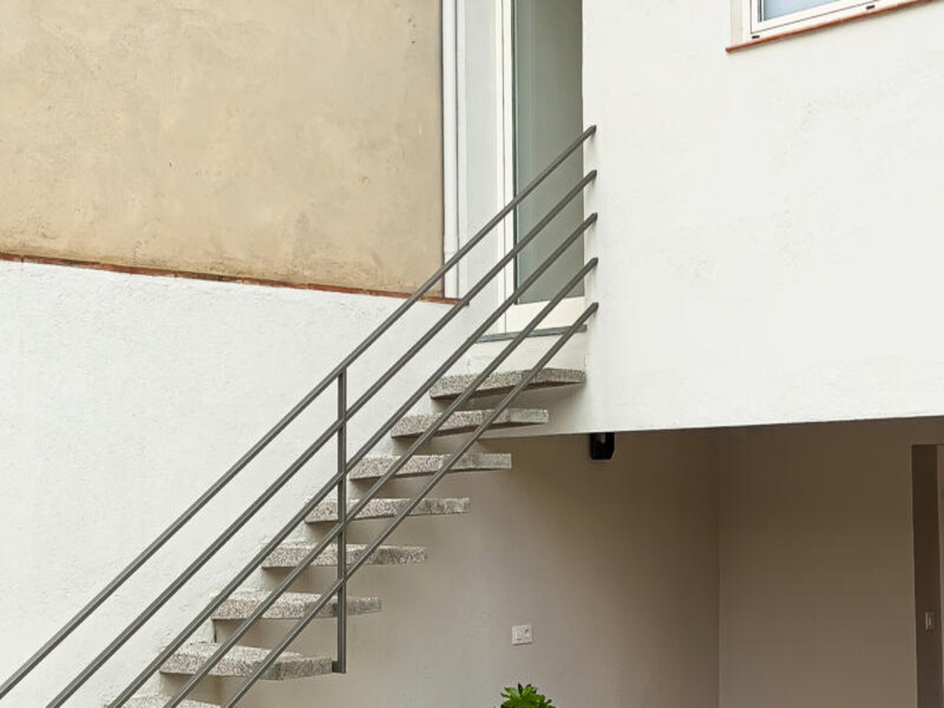 Stijlvol appartement aan levendig plein in Banyoles, vlakbij het meer - foto 32