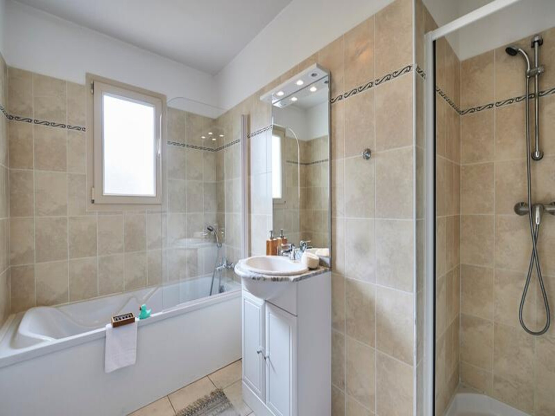 Ruim appartement voor 6 personen met privéjacuzzi in het hart van de Lot - foto 34