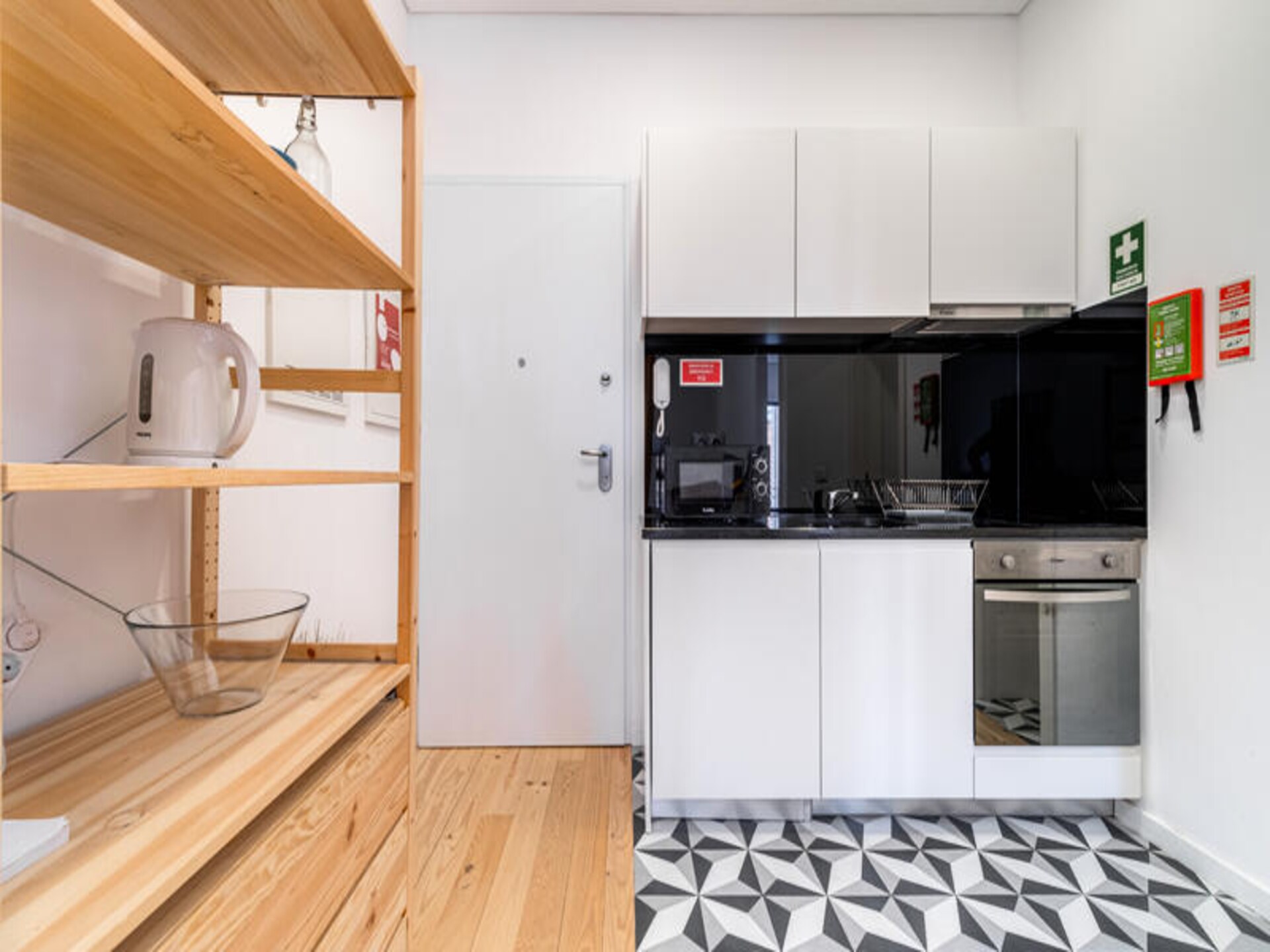 Stijlvol appartement voor 2 in hartje Porto, 50m² met airco en keuken - foto 9