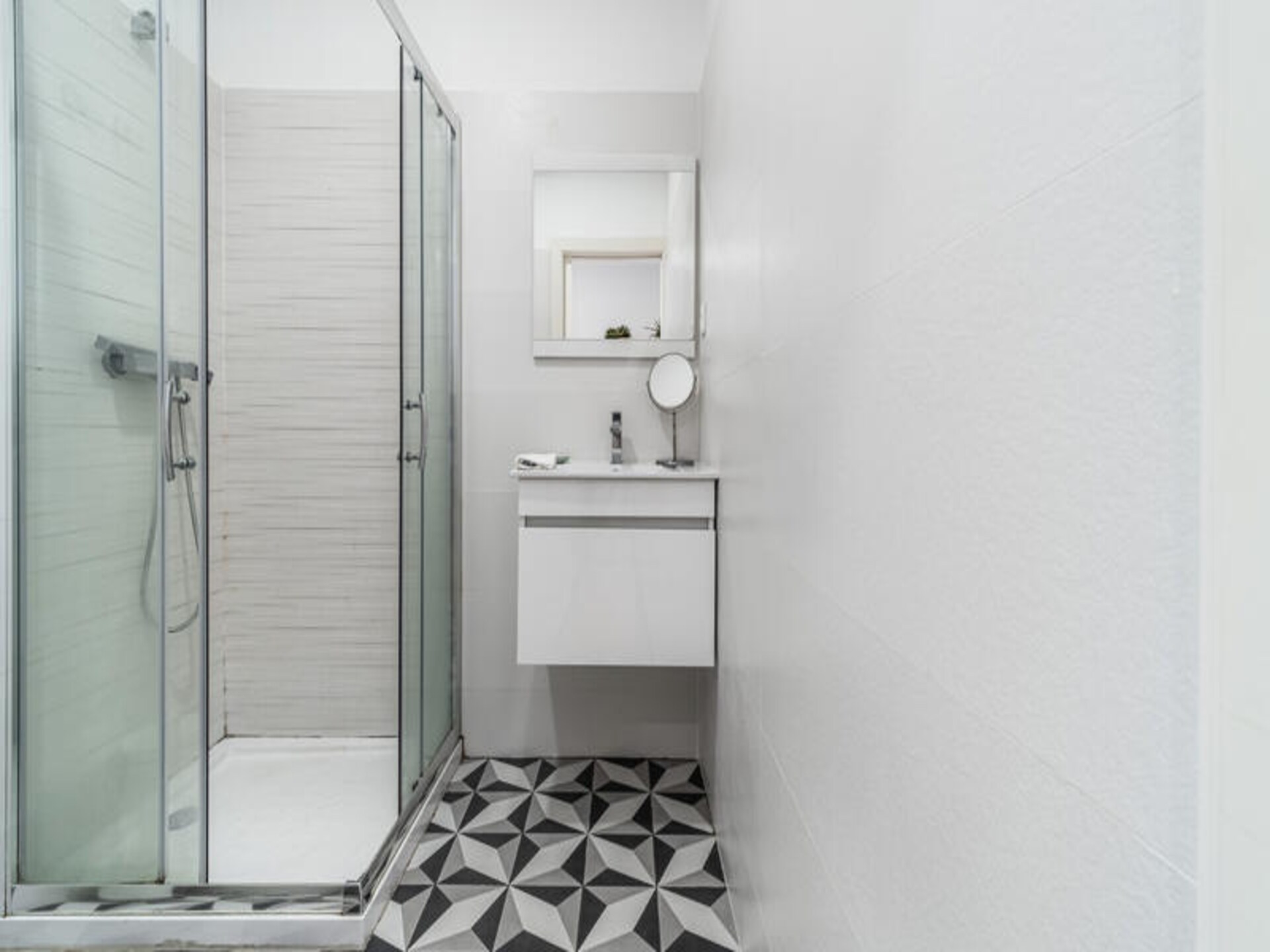 Stijlvol appartement voor 2 in hartje Porto, 50m² met airco en keuken - foto 15