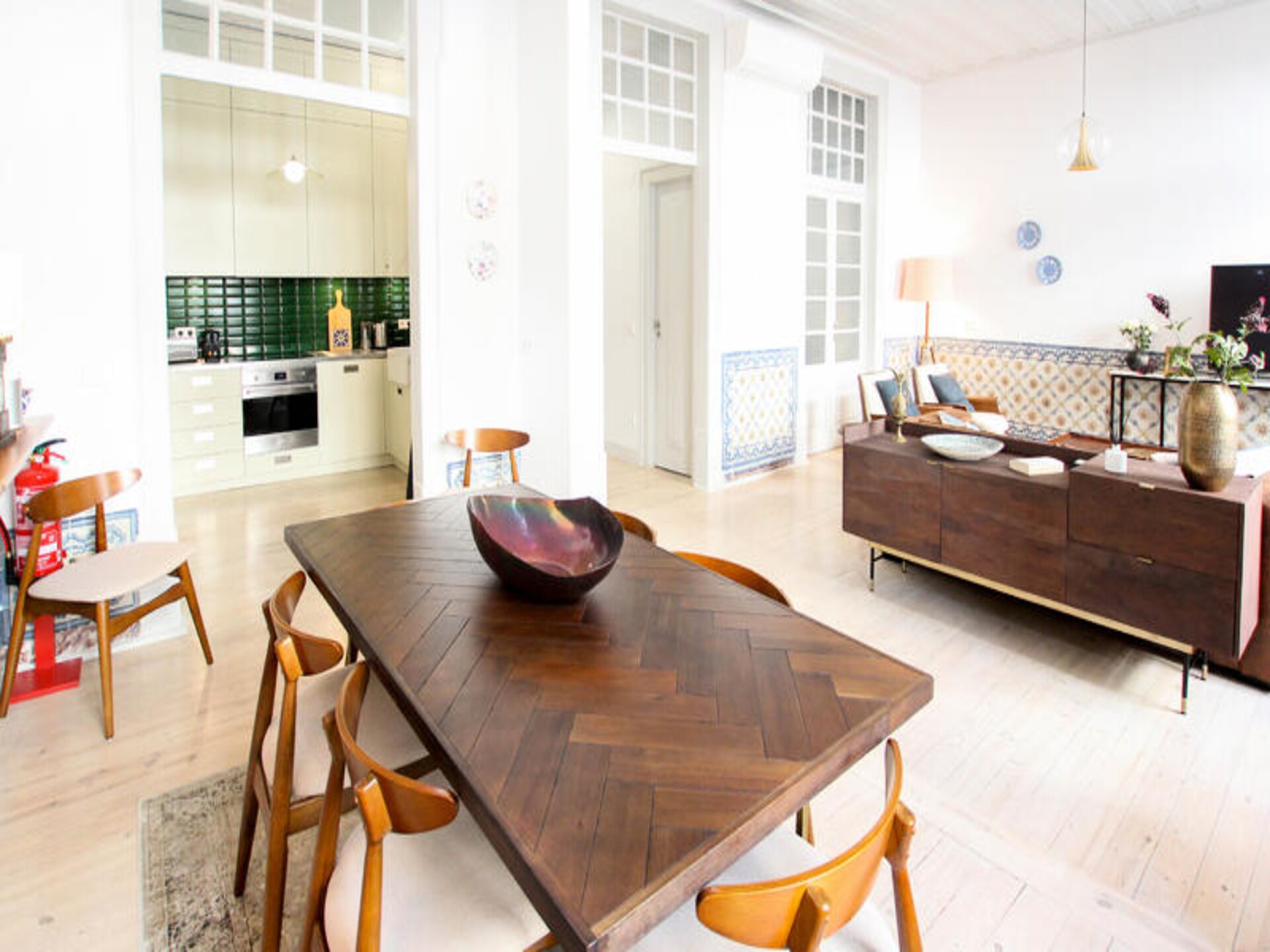 Ruim appartement met 3 slaapkamers in het bruisende Chiado, vlakbij de Taag - foto 9