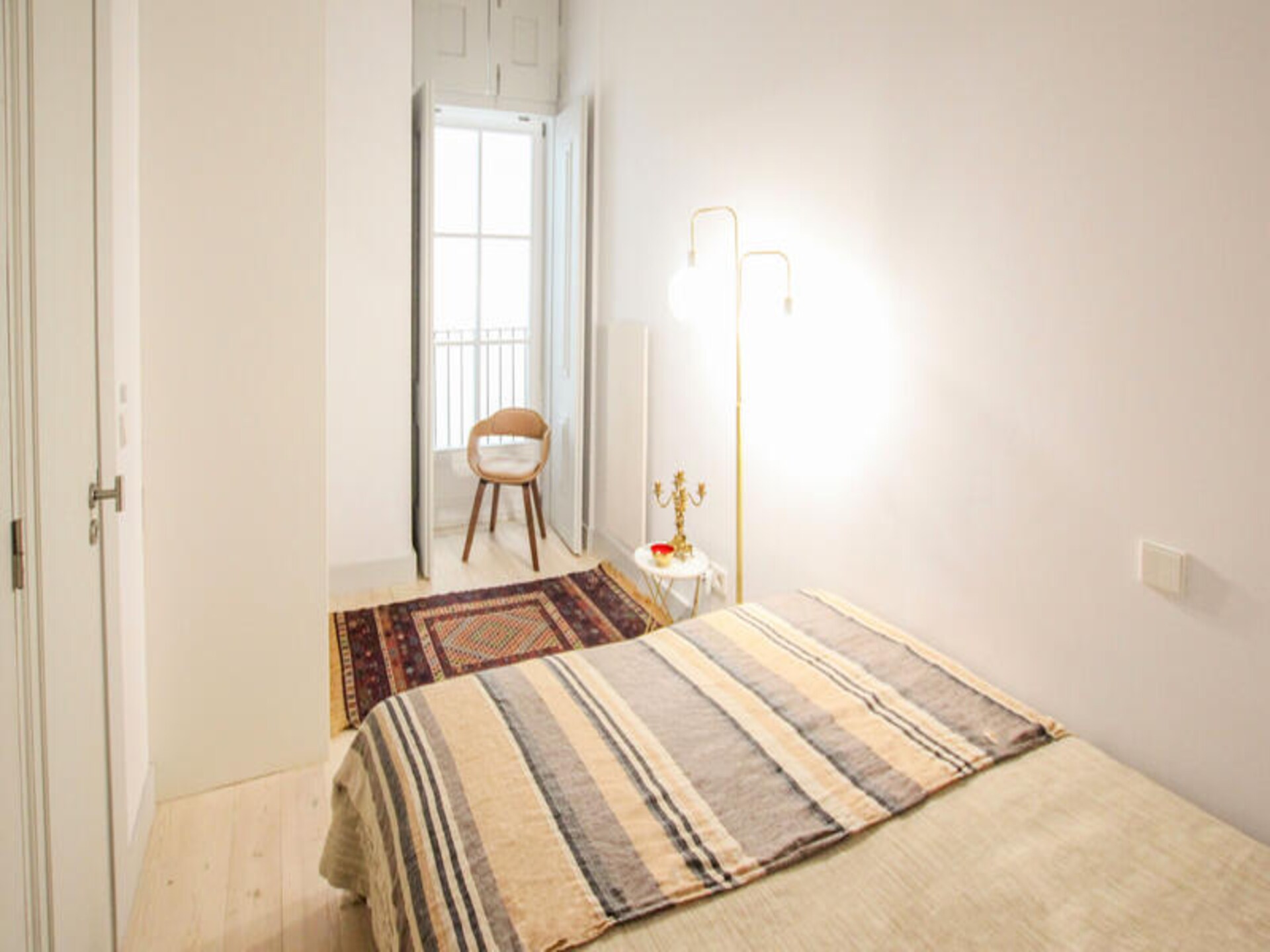 Ruim appartement met 3 slaapkamers in het bruisende Chiado, vlakbij de Taag - foto 22