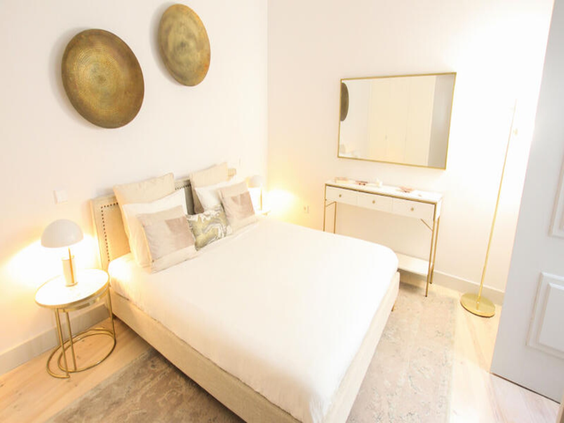 Ruim appartement met 3 slaapkamers in het bruisende Chiado, vlakbij de Taag - foto 23