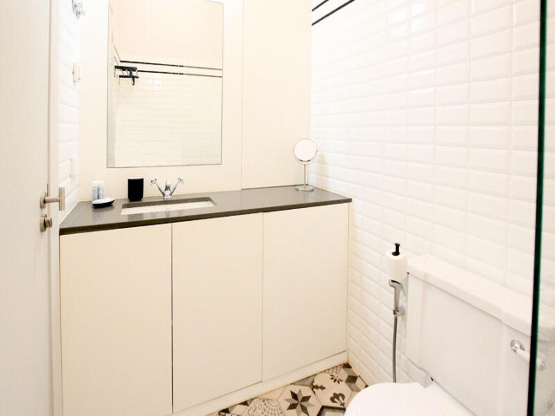 Ruim appartement met 3 slaapkamers in het bruisende Chiado, vlakbij de Taag - foto 29