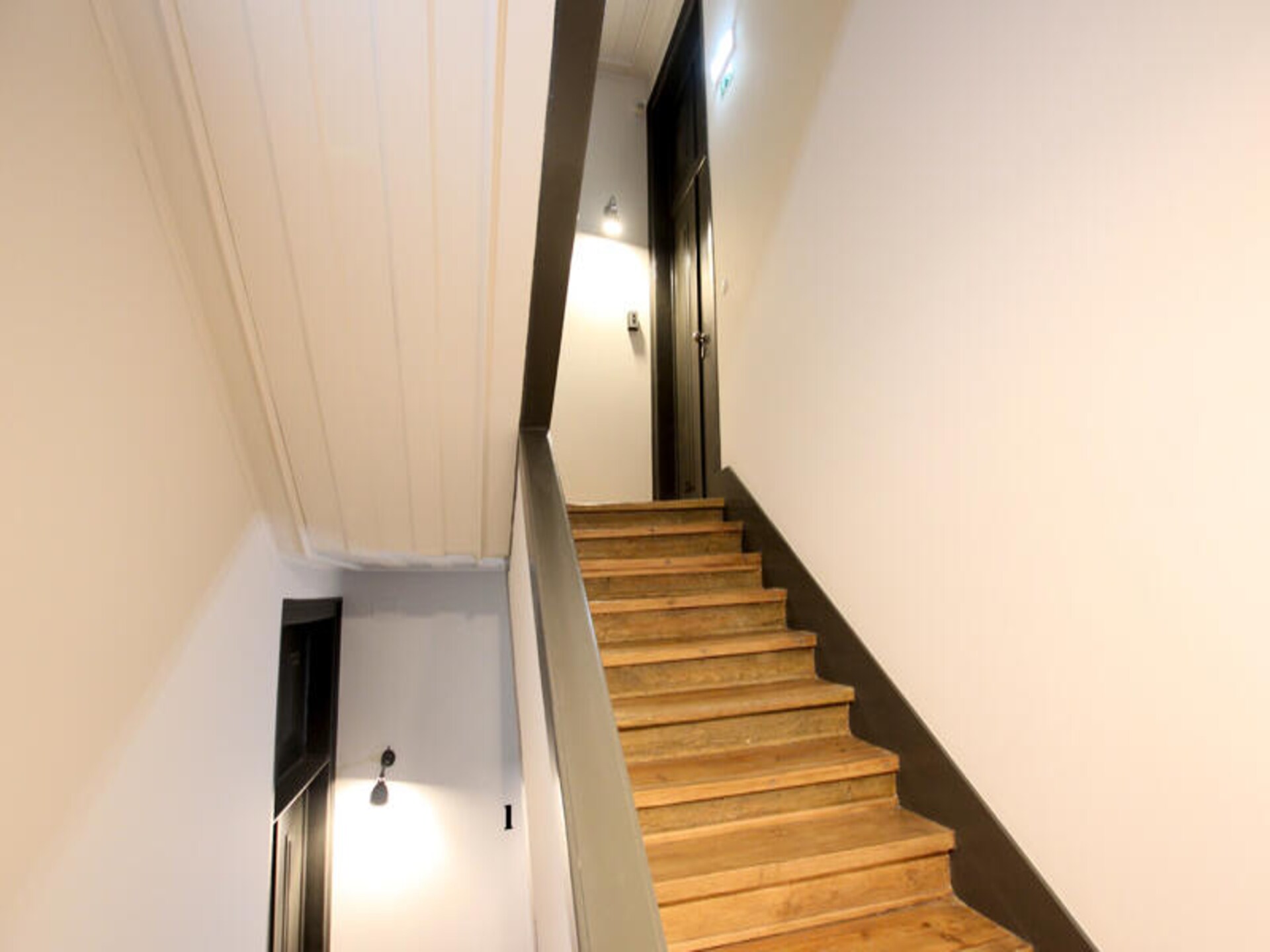 Ruim appartement met 3 slaapkamers in het bruisende Chiado, vlakbij de Taag - foto 33
