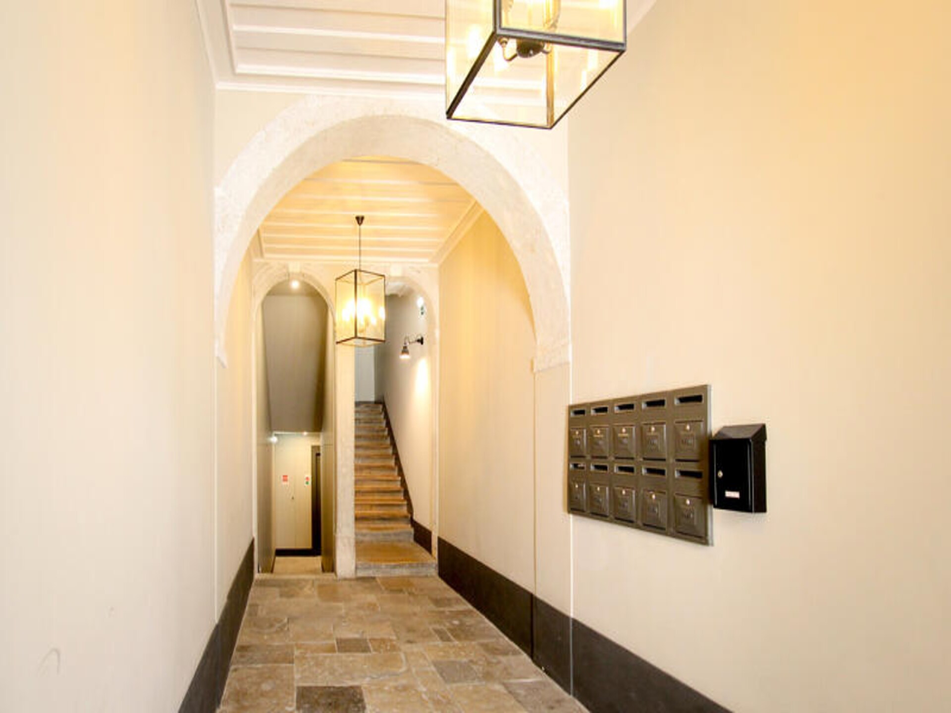Ruim appartement met 3 slaapkamers in het bruisende Chiado, vlakbij de Taag - foto 34