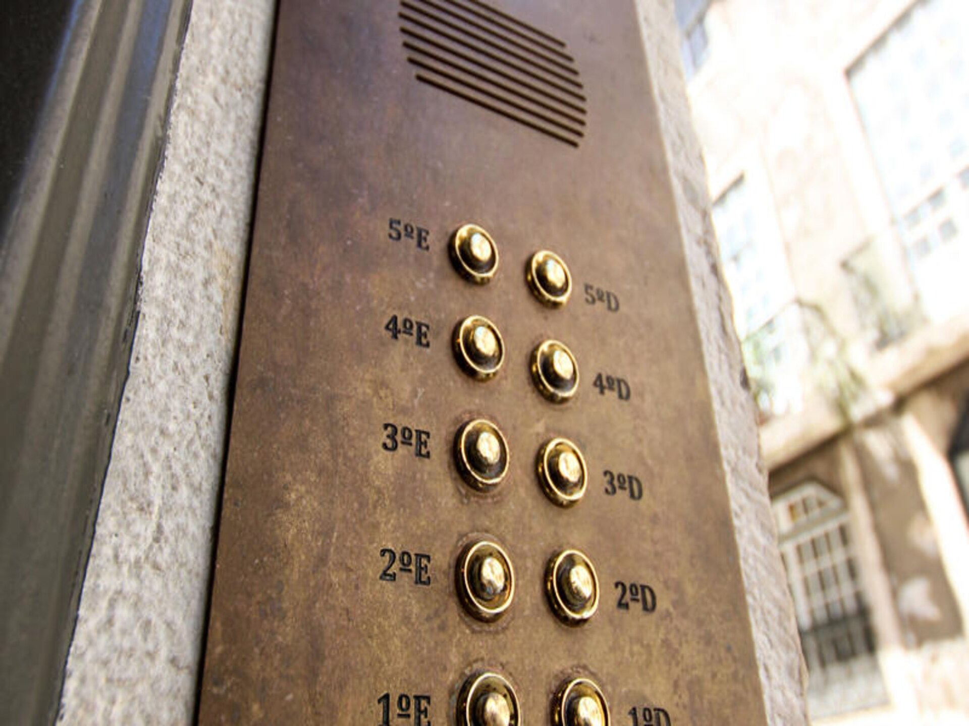 Ruim appartement met 3 slaapkamers in het bruisende Chiado, vlakbij de Taag - foto 37