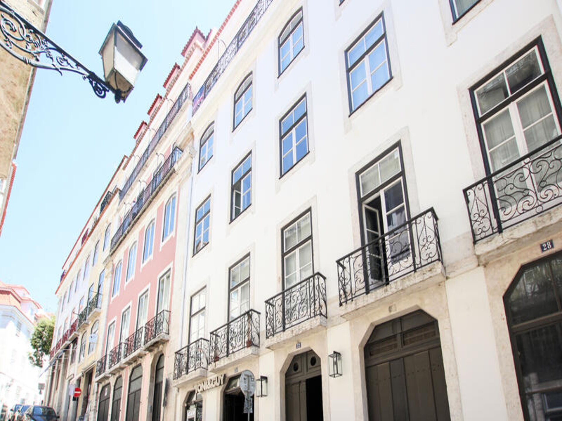 Ruim appartement met 3 slaapkamers in het bruisende Chiado, vlakbij de Taag - foto 39
