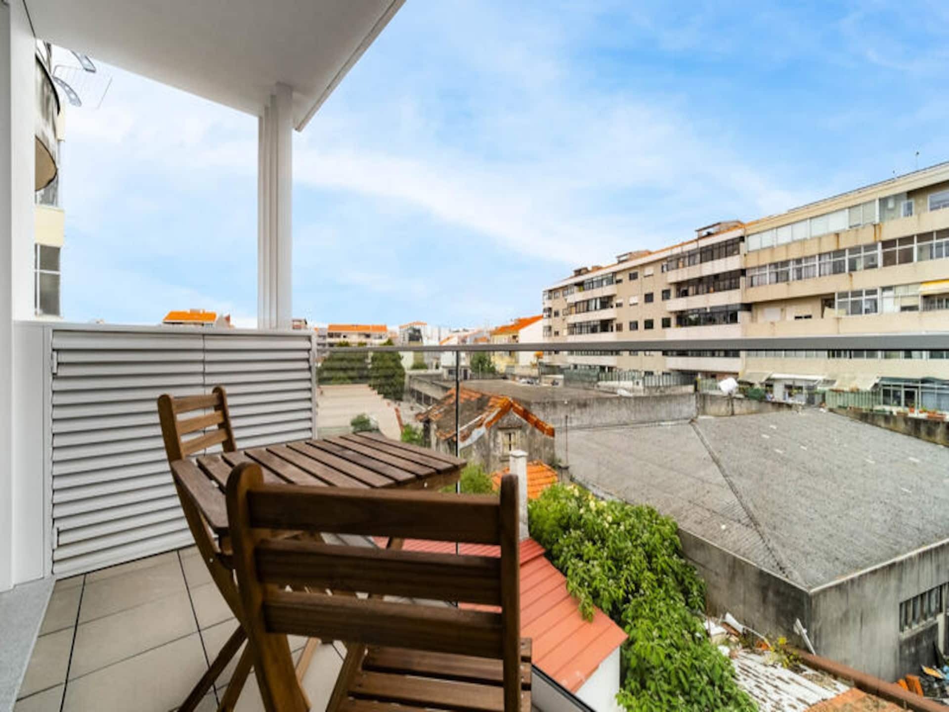Knusse studio met balkon in hartje Porto, vlak bij metrostation Marquês - foto 1