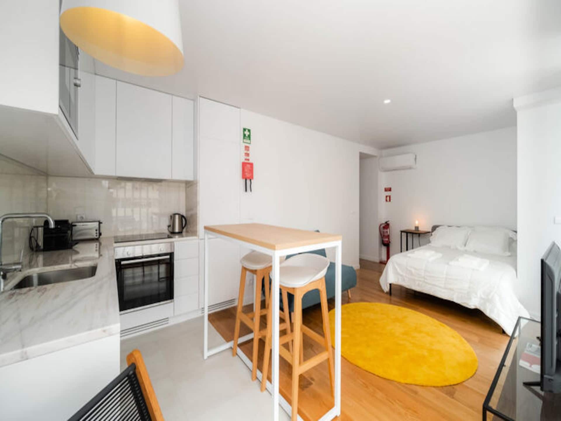 Knusse studio met balkon in hartje Porto, vlak bij metrostation Marquês - foto 9