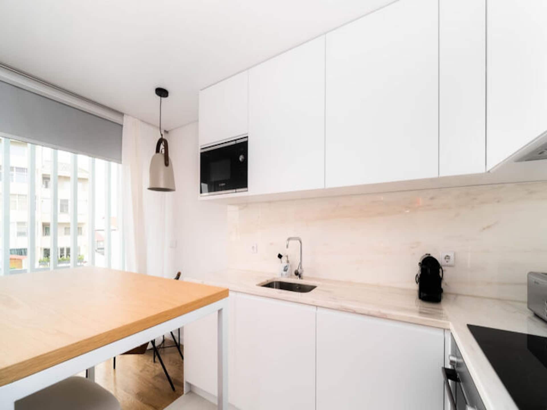 Knusse studio met balkon in hartje Porto, vlak bij metrostation Marquês - foto 15