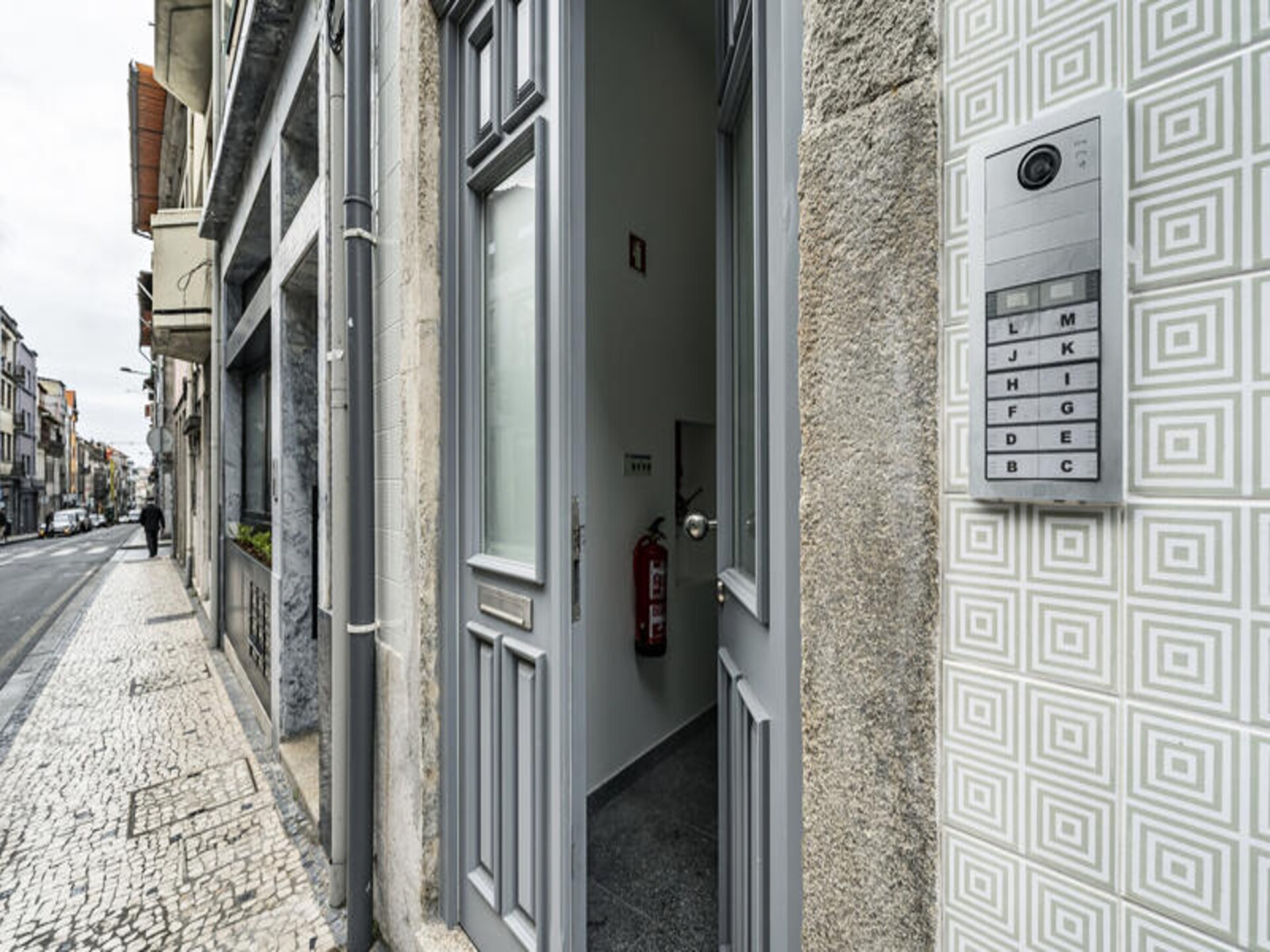 Stijlvol appartement in hartje Porto, loopafstand van bezienswaardigheden - foto 17
