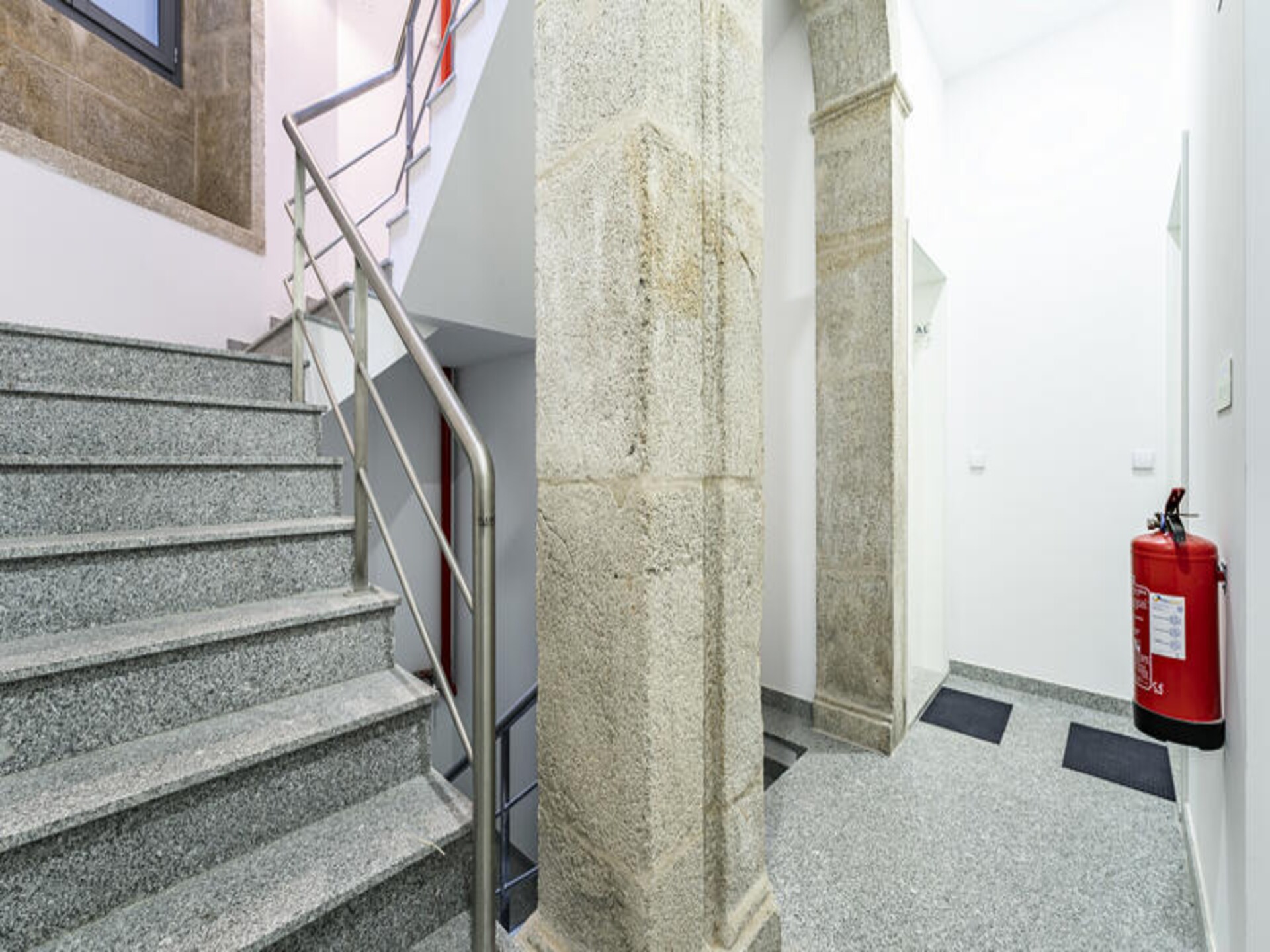 Stijlvol appartement in hartje Porto, loopafstand van bezienswaardigheden - foto 19