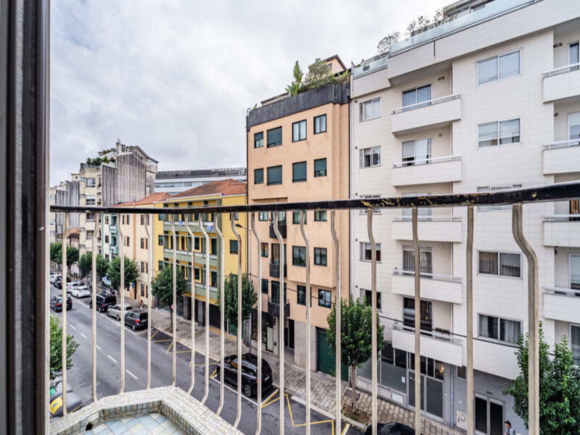Modern appartement in Porto, 200m van metro Casa da Música - foto 7