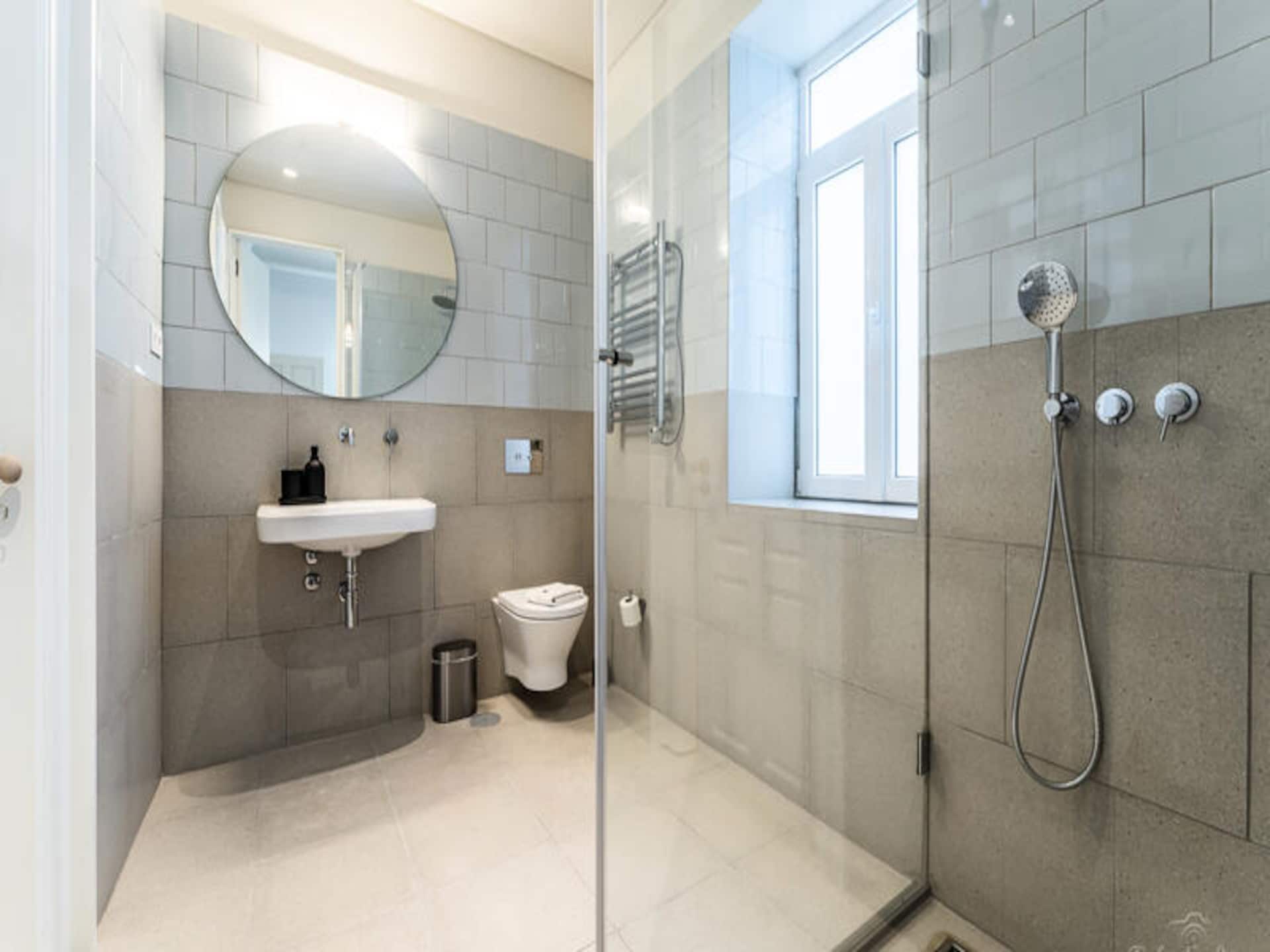 Ruim 3-slaapkamer appartement met privéterras in het hart van Porto - foto 15