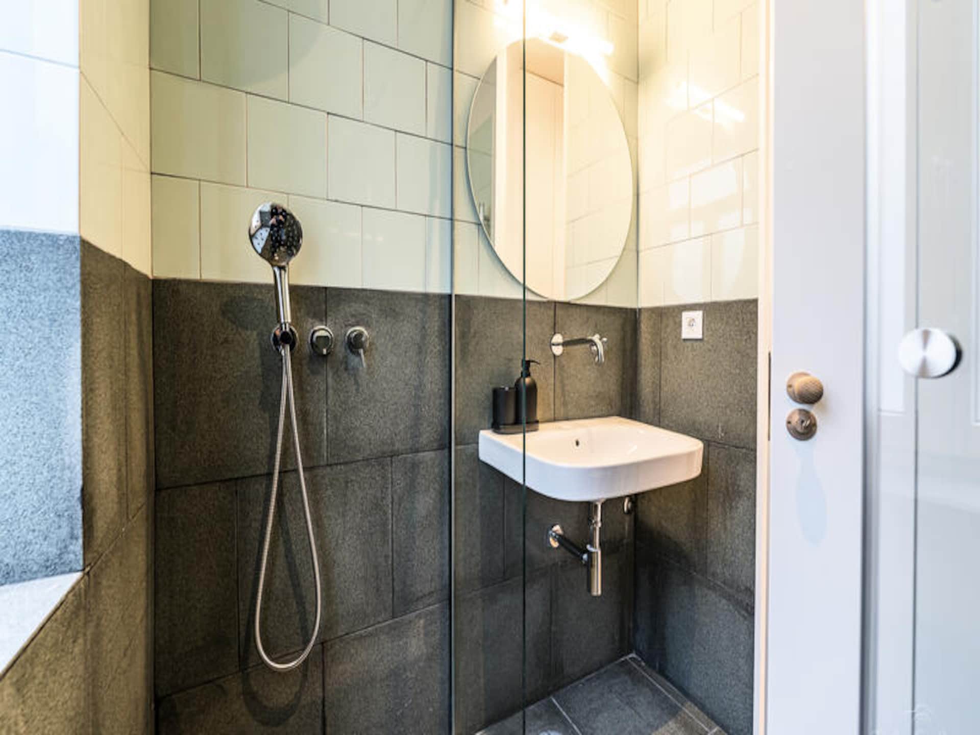 Ruim 3-slaapkamer appartement met privéterras in het hart van Porto - foto 16