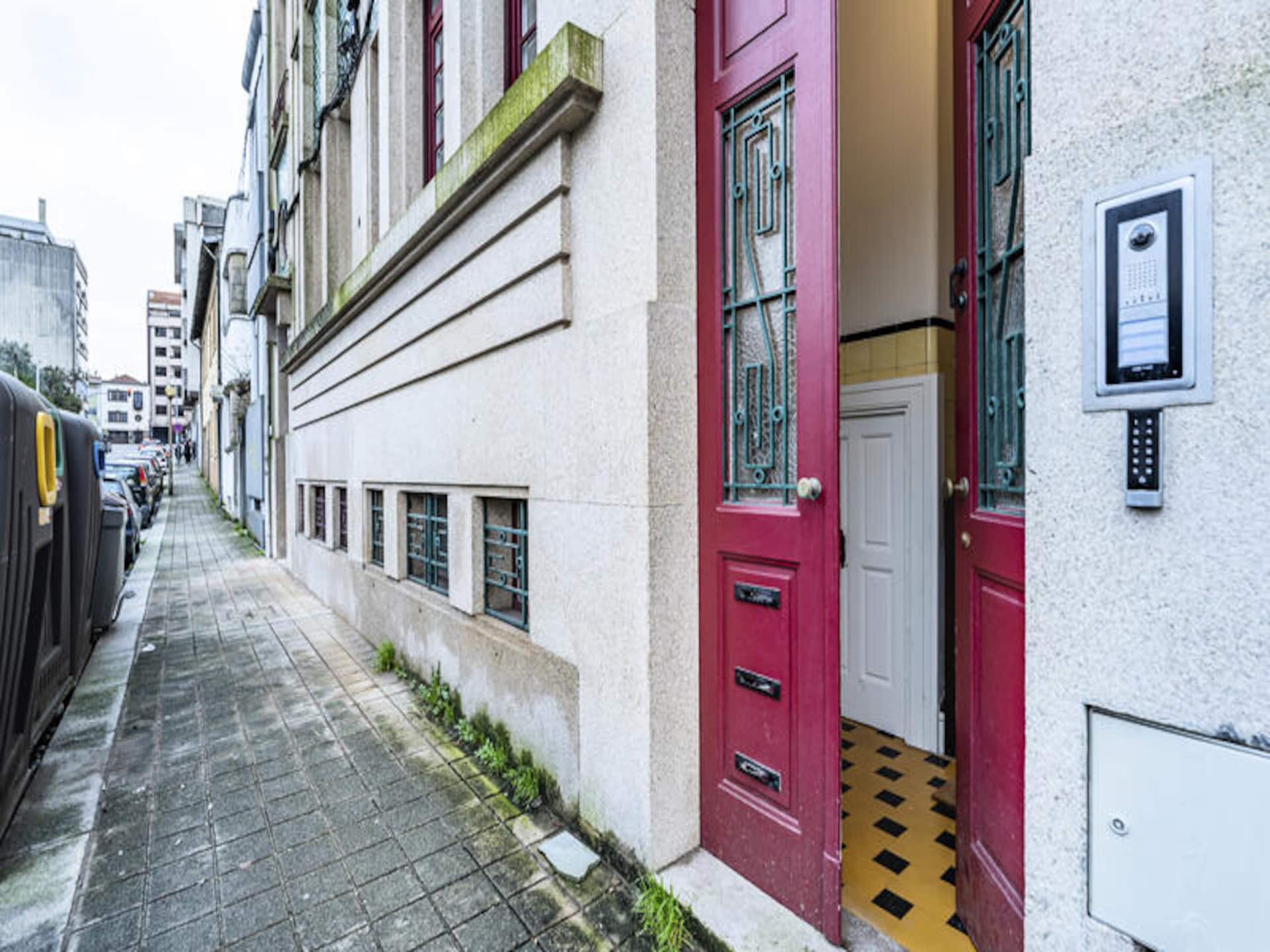 Ruim 3-slaapkamer appartement met privéterras in het hart van Porto - foto 20