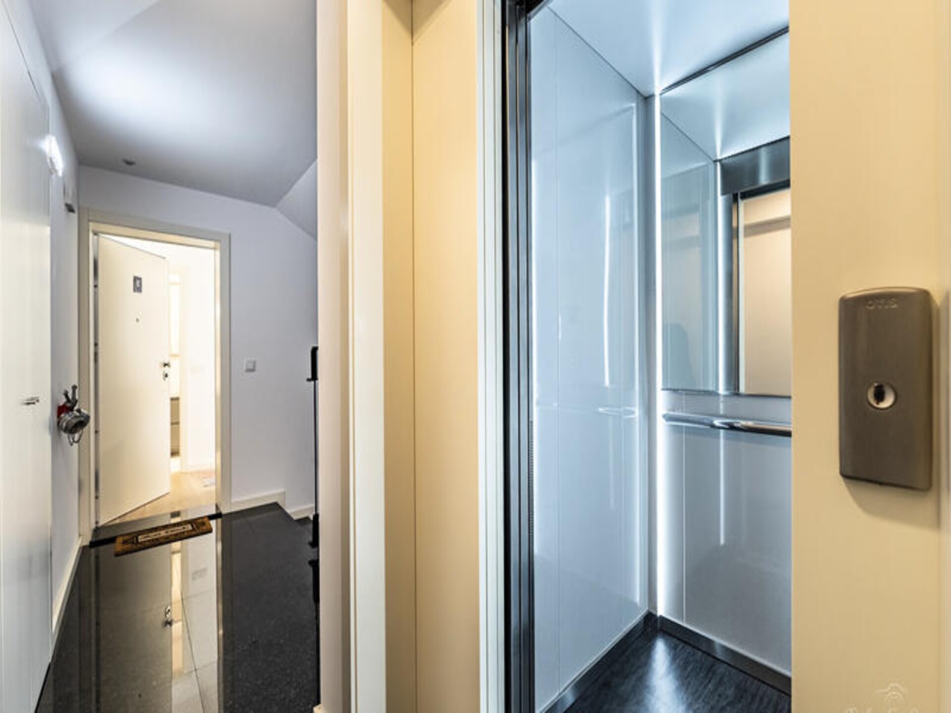 Knus appartement in hartje Porto met balkon en airco - foto 21