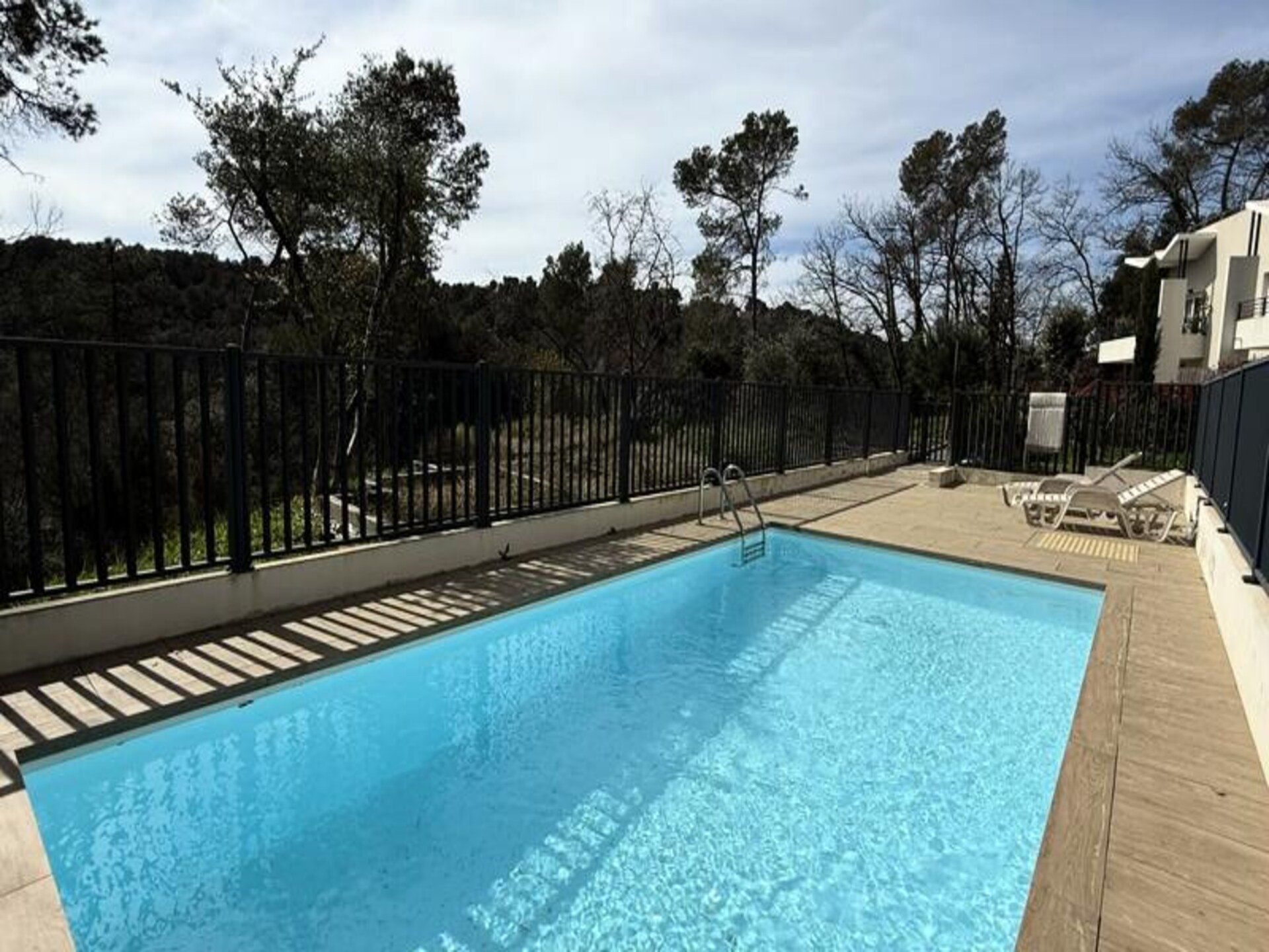 Knus appartement met tuin en zwembad op 10 minuten van Valbonne - foto 6