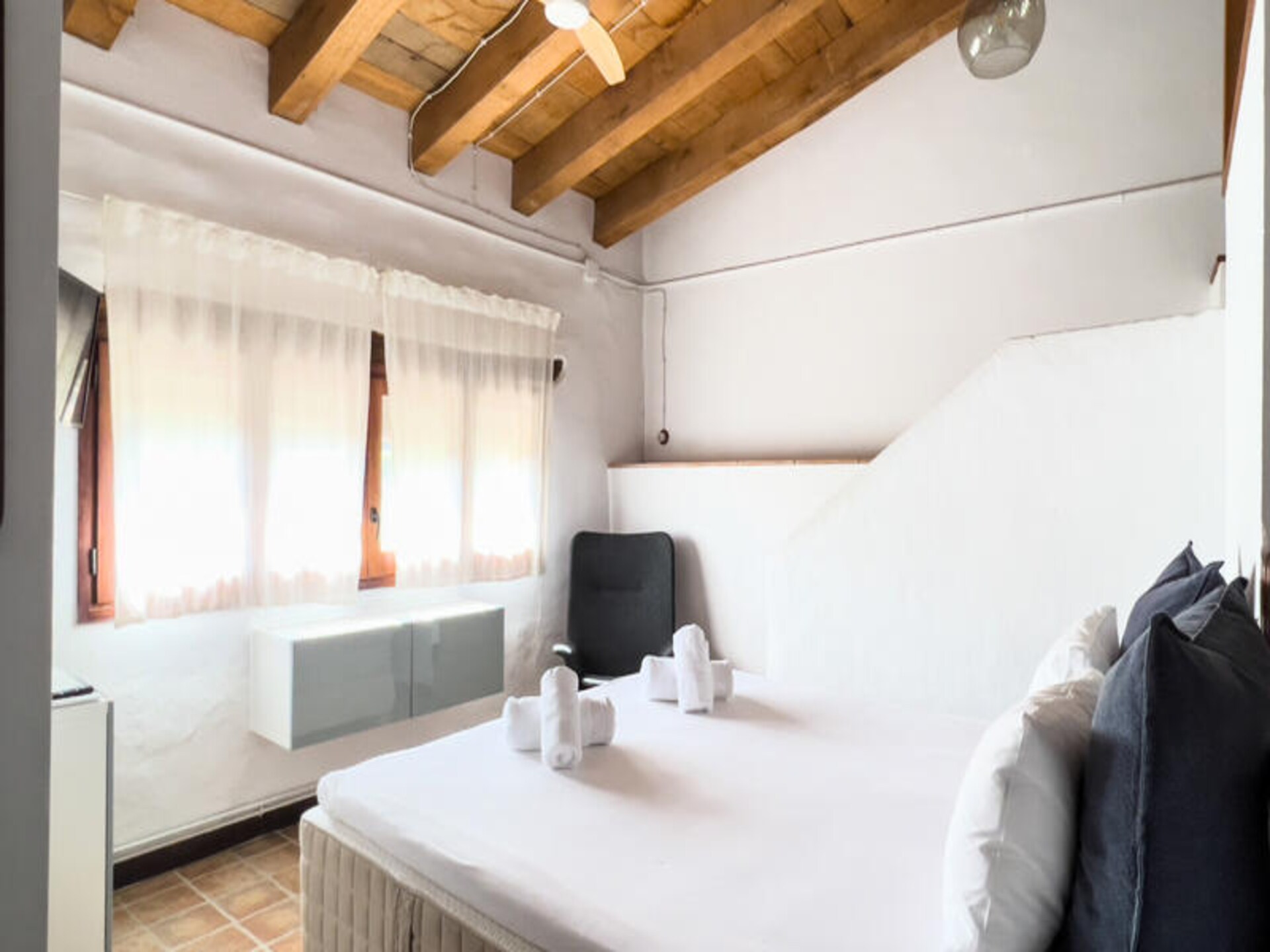 Authentiek Spaans landhuis voor 20 personen met privézwembad in Montagut i Oix - foto 85