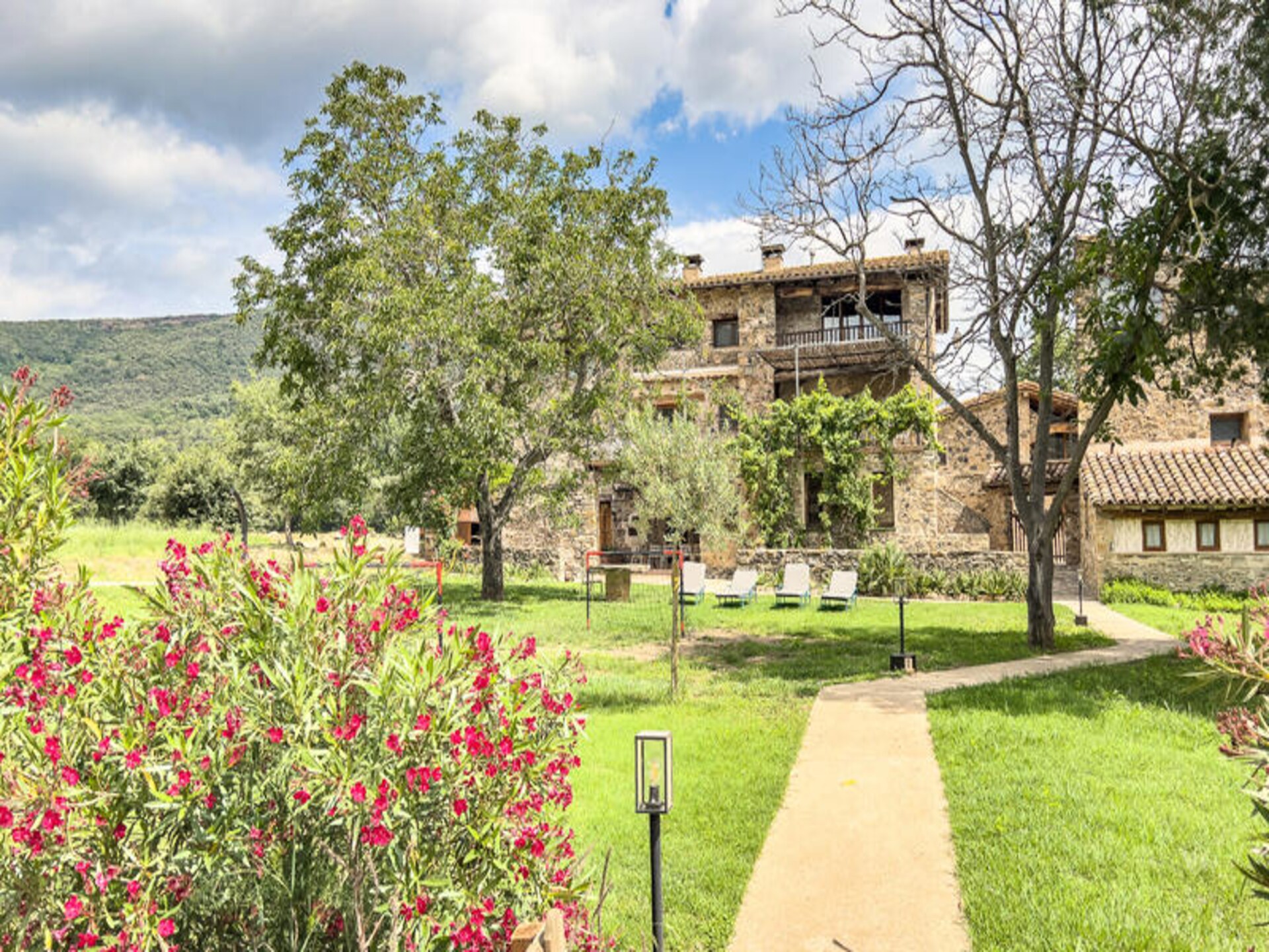 Can Riera de Montagut: Luxe 16e-eeuwse masia voor 16 personen in La Garrotxa - foto 15