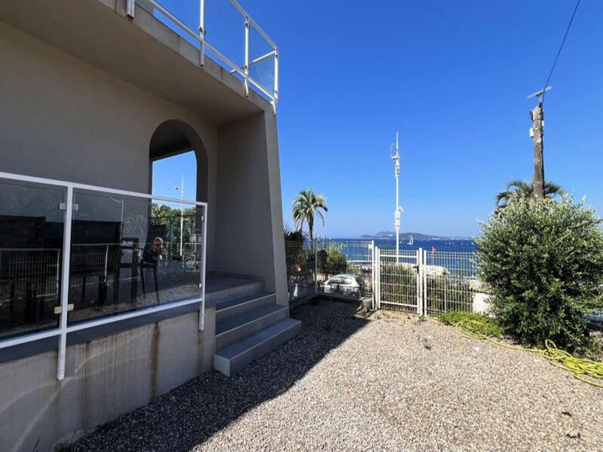 Elegant appartement aan zee in Le Pradet met panoramisch uitzicht op de Middellandse Zee - foto 3