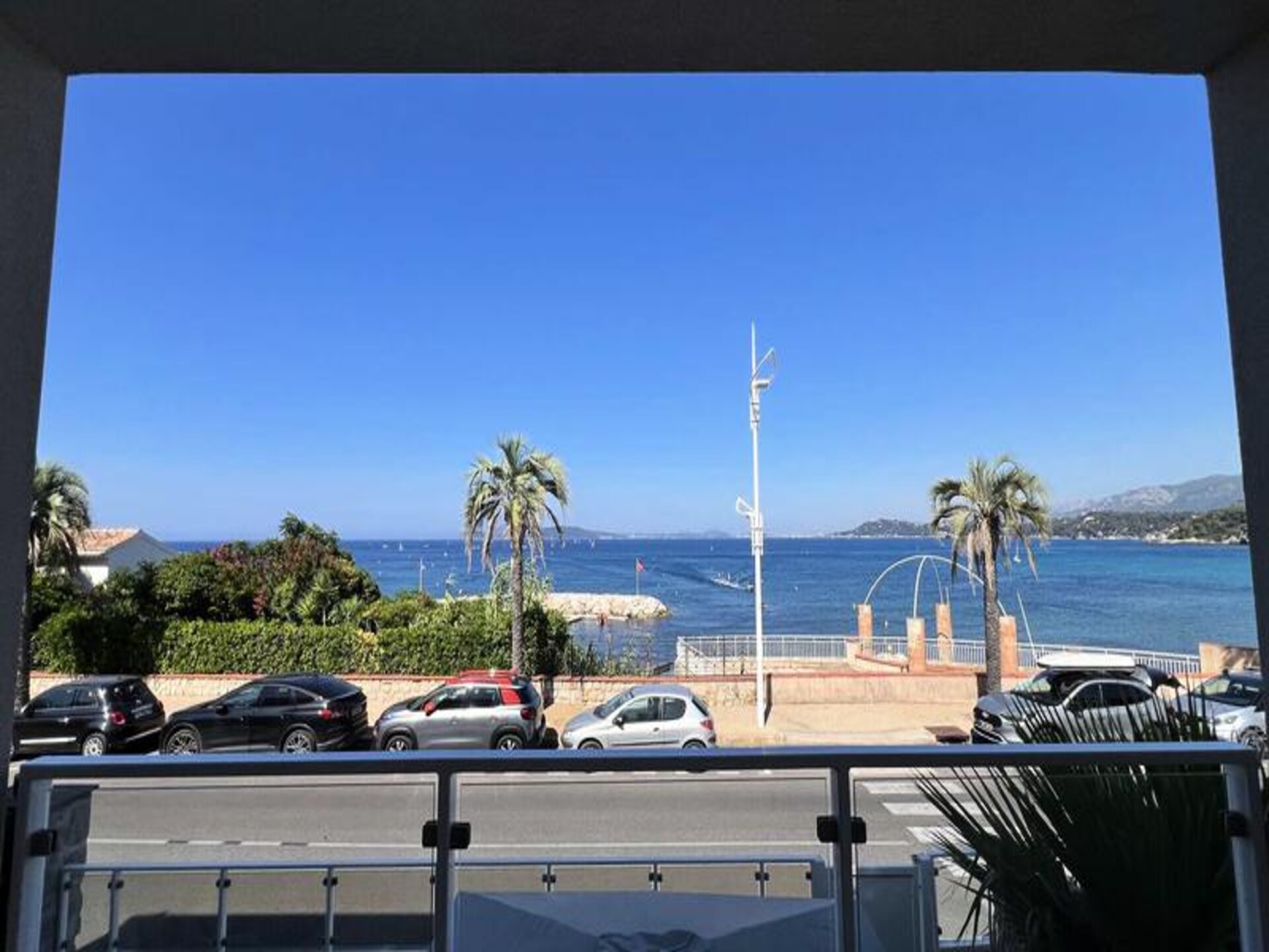Elegant appartement aan zee in Le Pradet met panoramisch uitzicht op de Middellandse Zee - foto 9