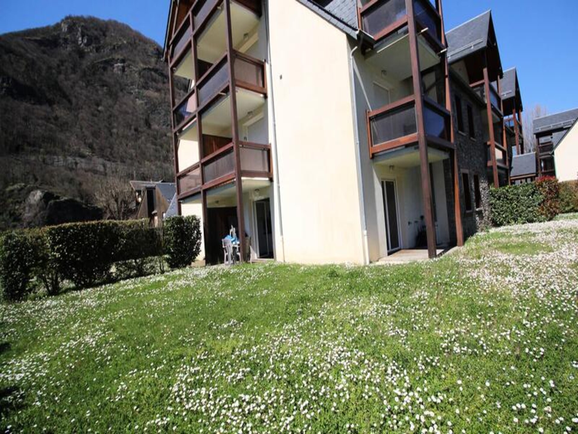 Licht appartement met tuin en uitzicht op de Pyreneeën in Luchon - foto 9