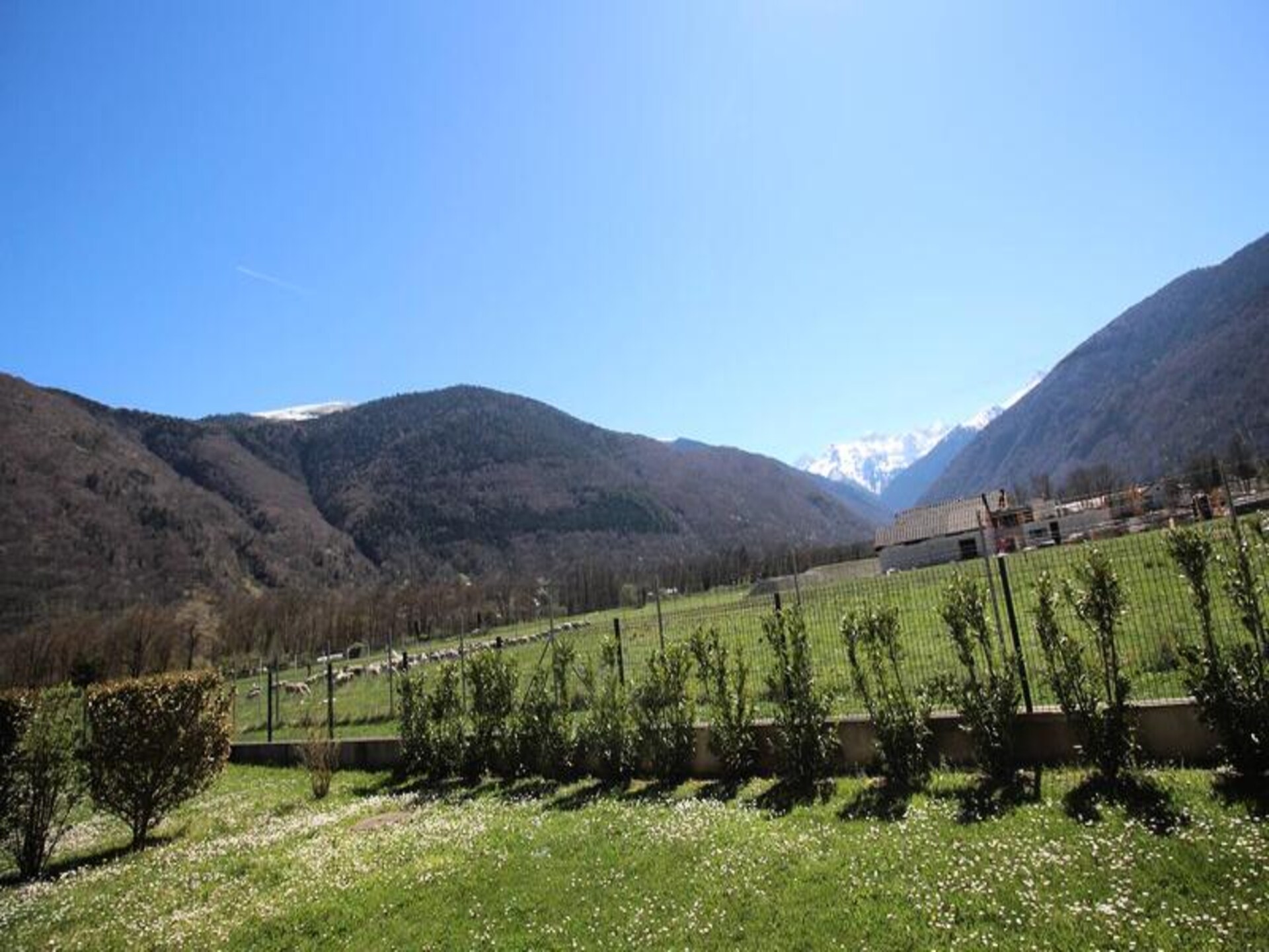 Licht appartement met tuin en uitzicht op de Pyreneeën in Luchon - foto 14