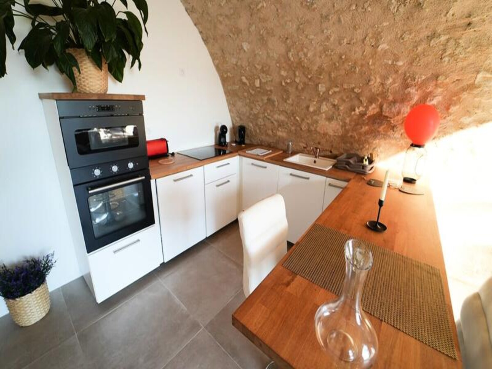 Romantische loft met whirlpool en panoramisch uitzicht in Reillanne - foto 15