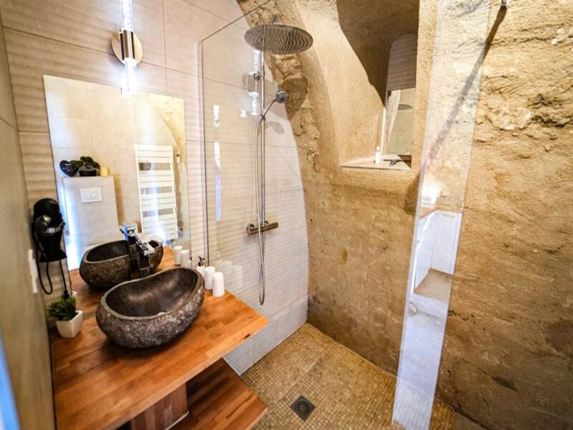 Romantische loft met whirlpool en panoramisch uitzicht in Reillanne - foto 22