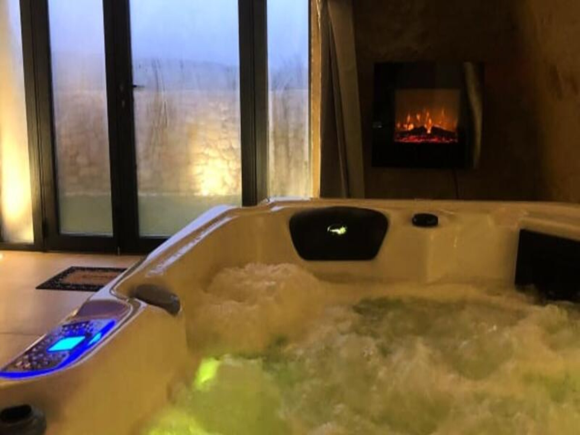 Romantische loft met whirlpool en panoramisch uitzicht in Reillanne - foto 23