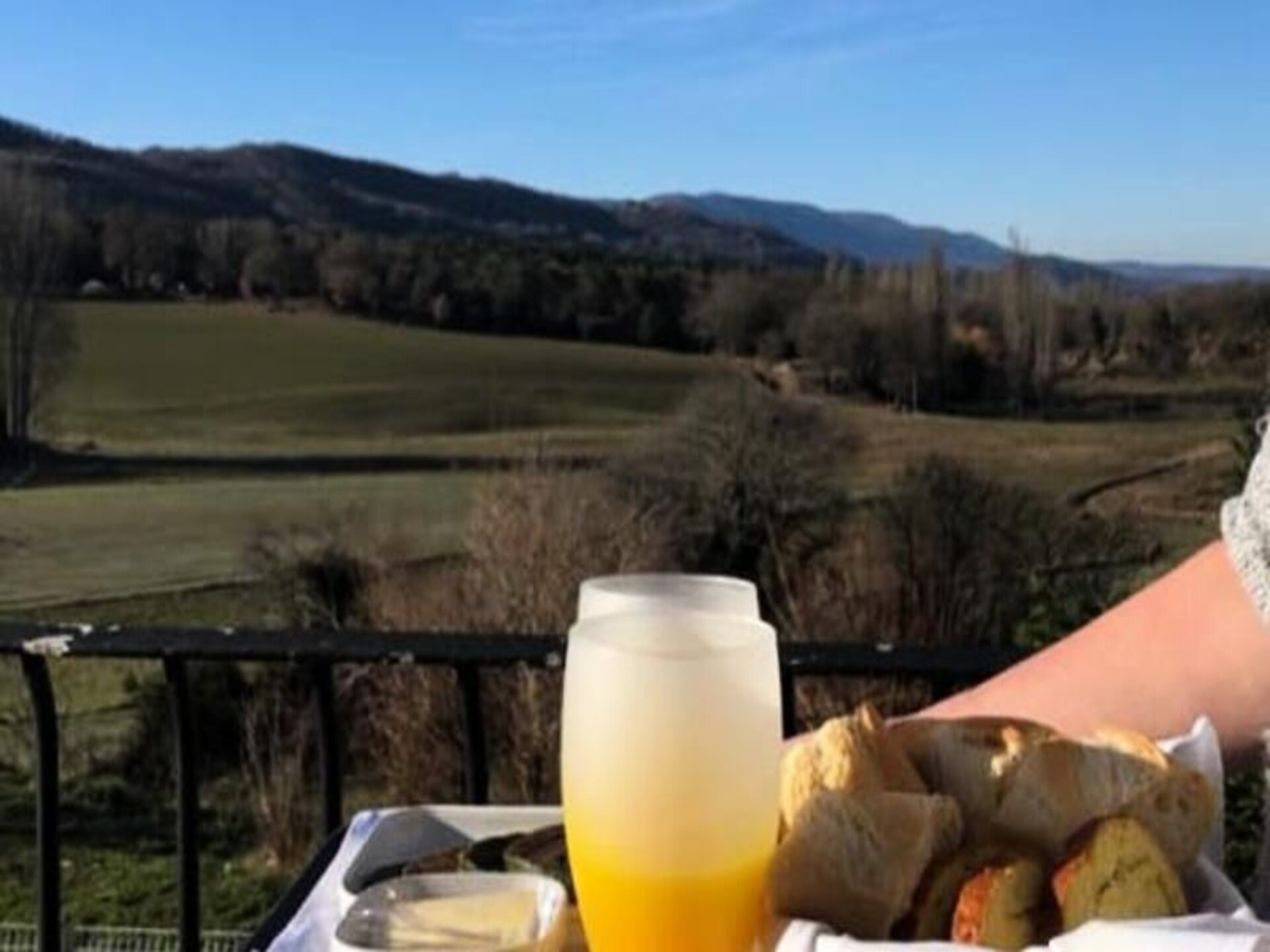 Romantische loft met whirlpool en panoramisch uitzicht in Reillanne - foto 32