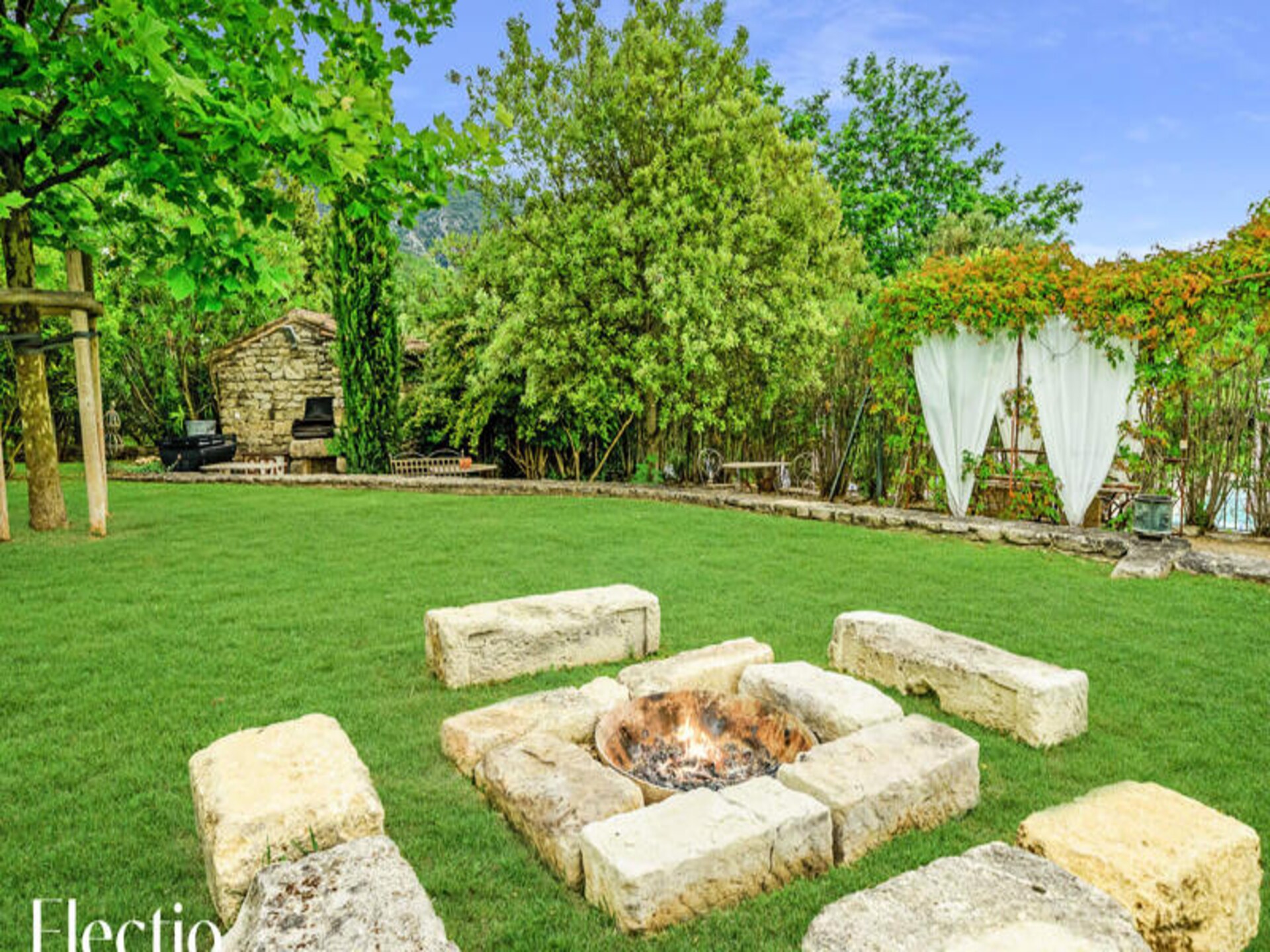 Romantisch appartement met panoramisch uitzicht in Oppède, Provence - foto 30