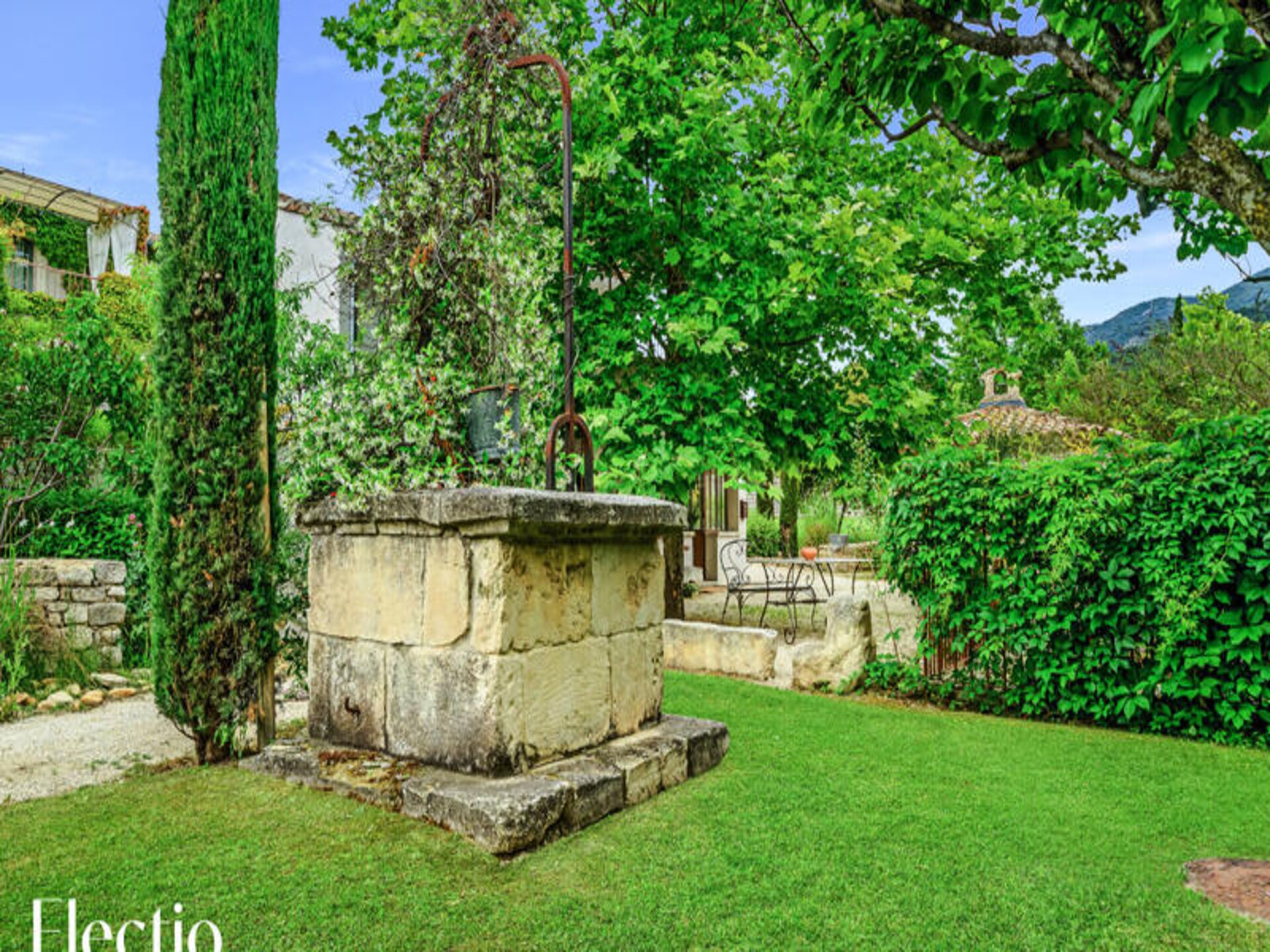 Loggia 2 Glycine: Provençaals appartement met zwembad in Oppède - foto 37