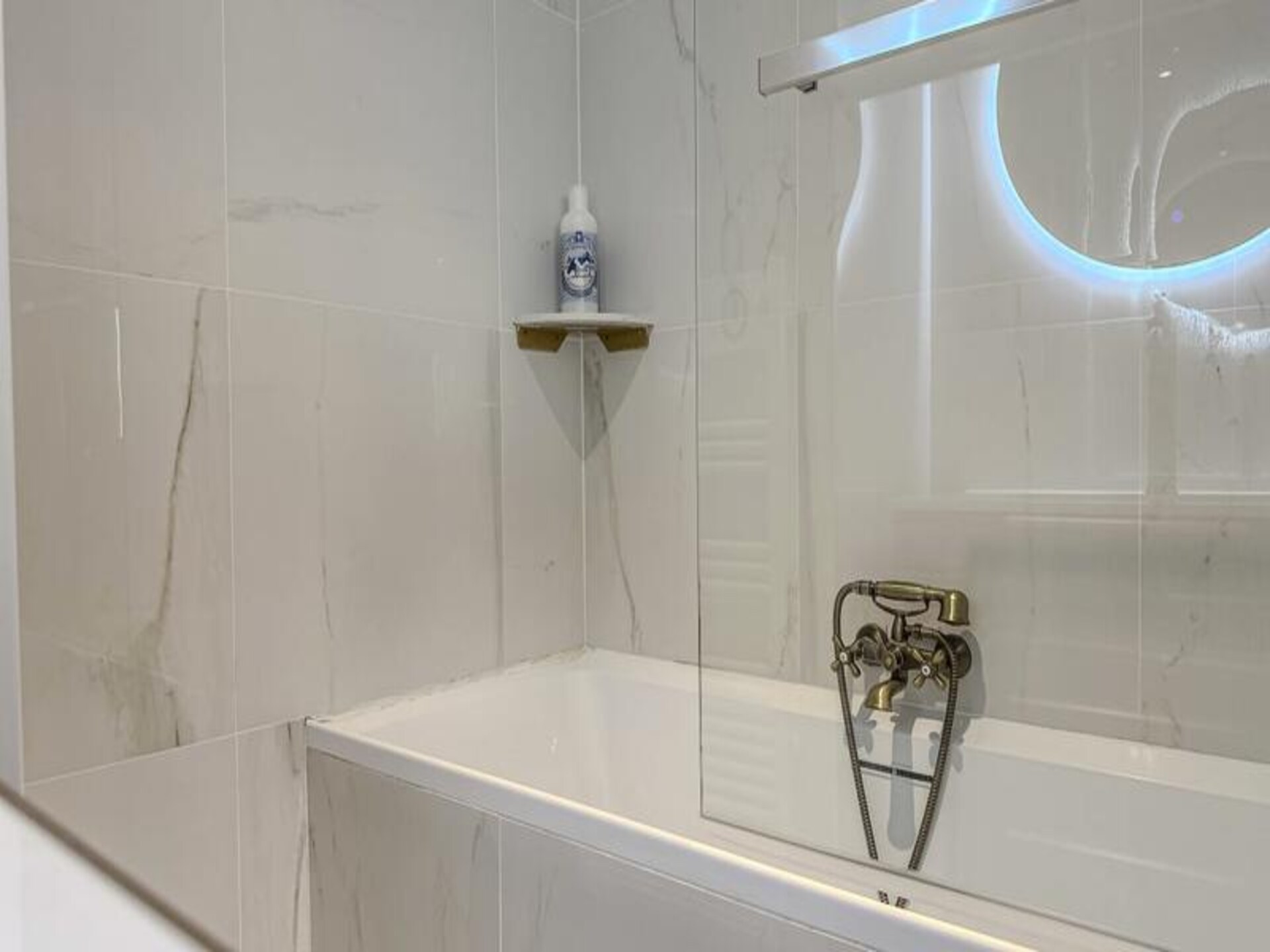 Gerenoveerd appartement met balkon in hartje Grenoble, vlakbij station - foto 19